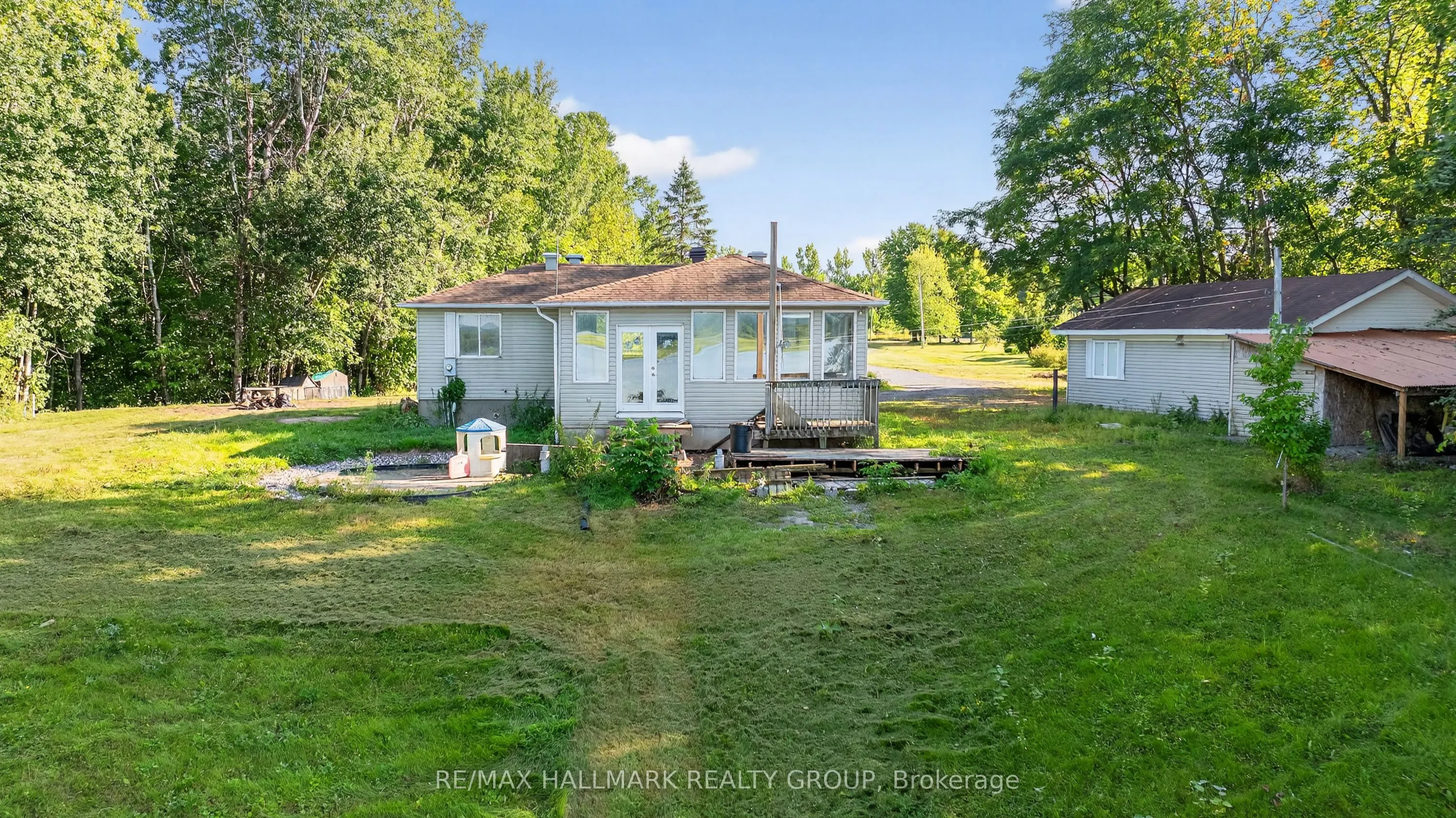 3855 Old Highway 17