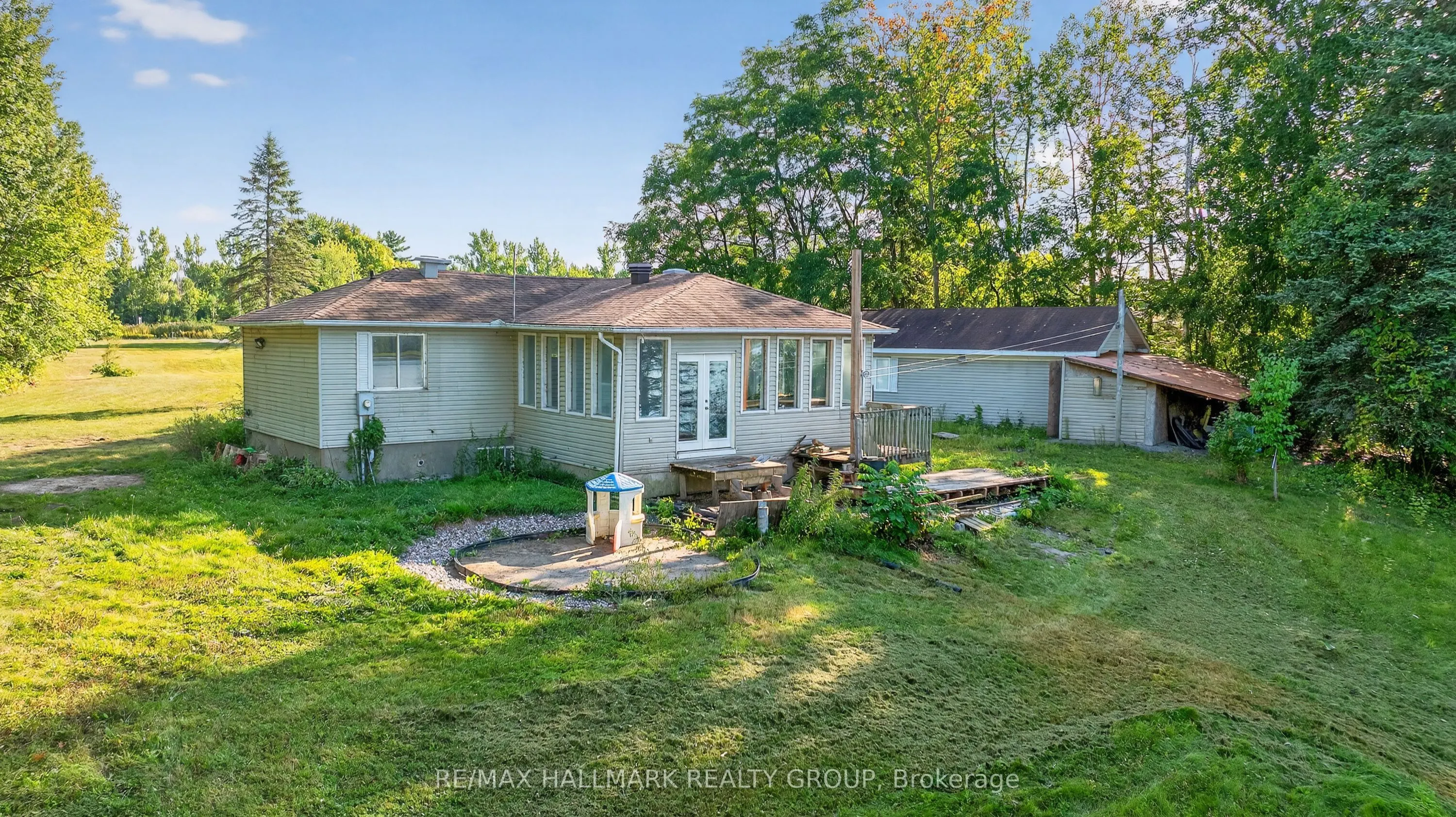 3855 Old Highway 17