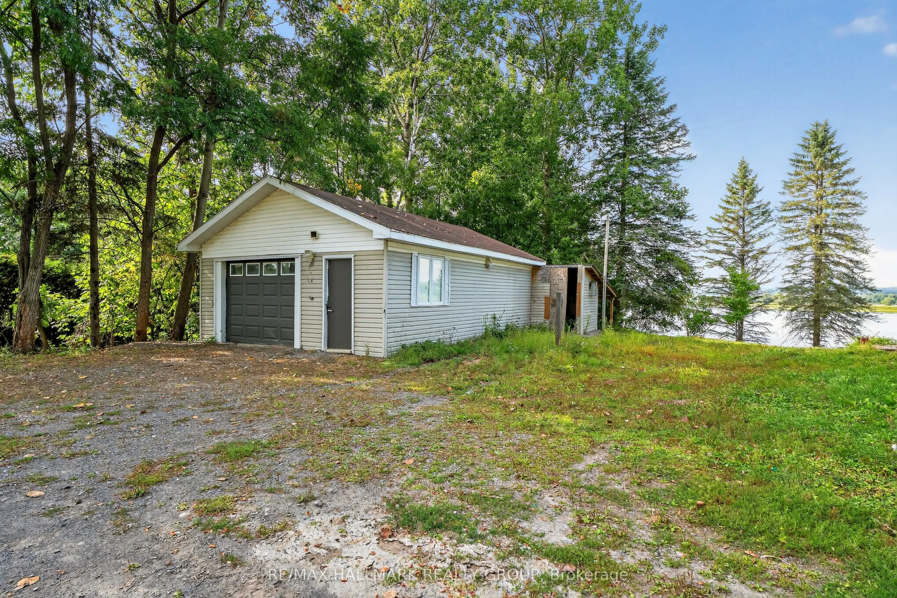 3855 Old Highway 17