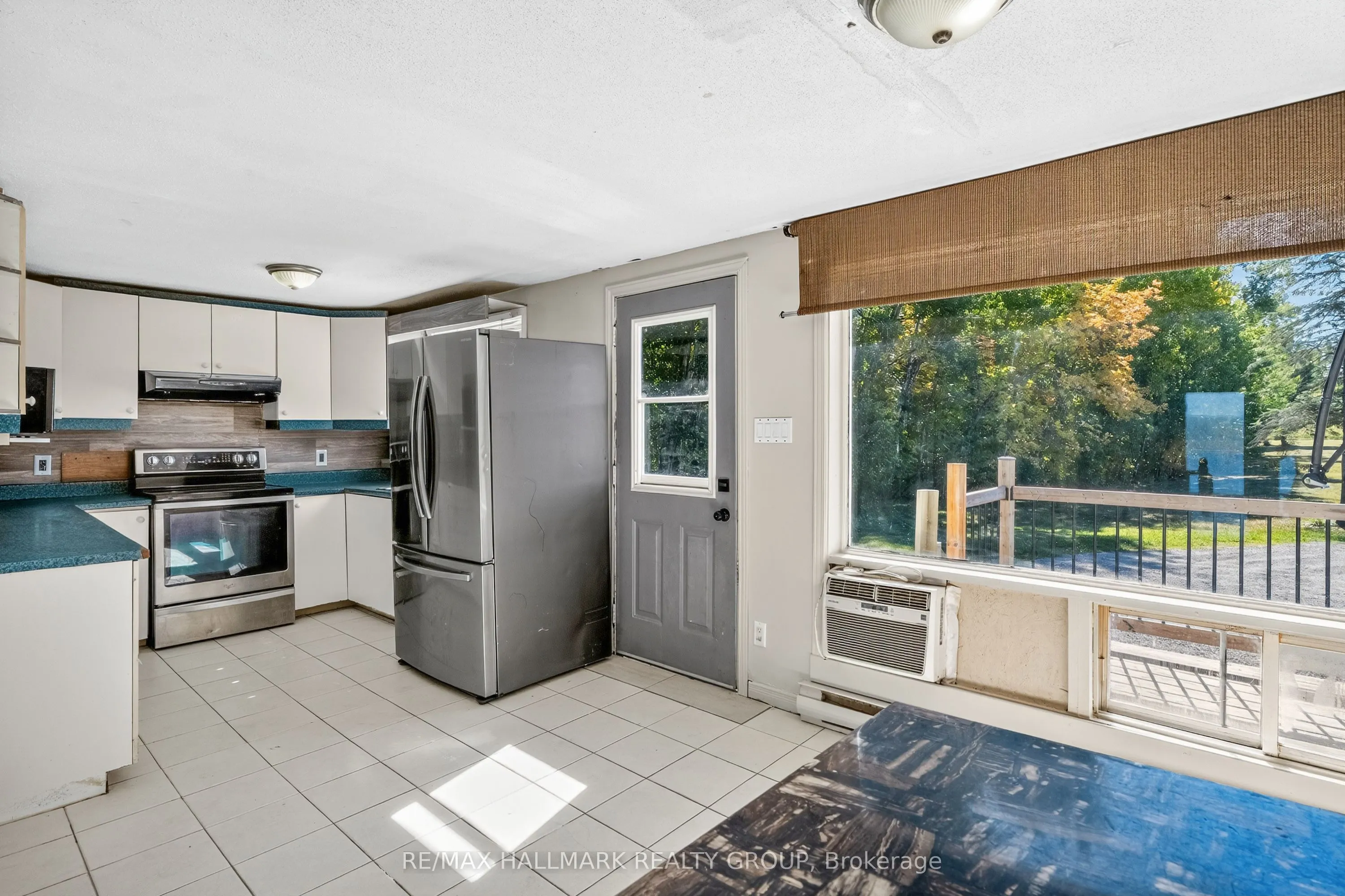 3855 Old Highway 17