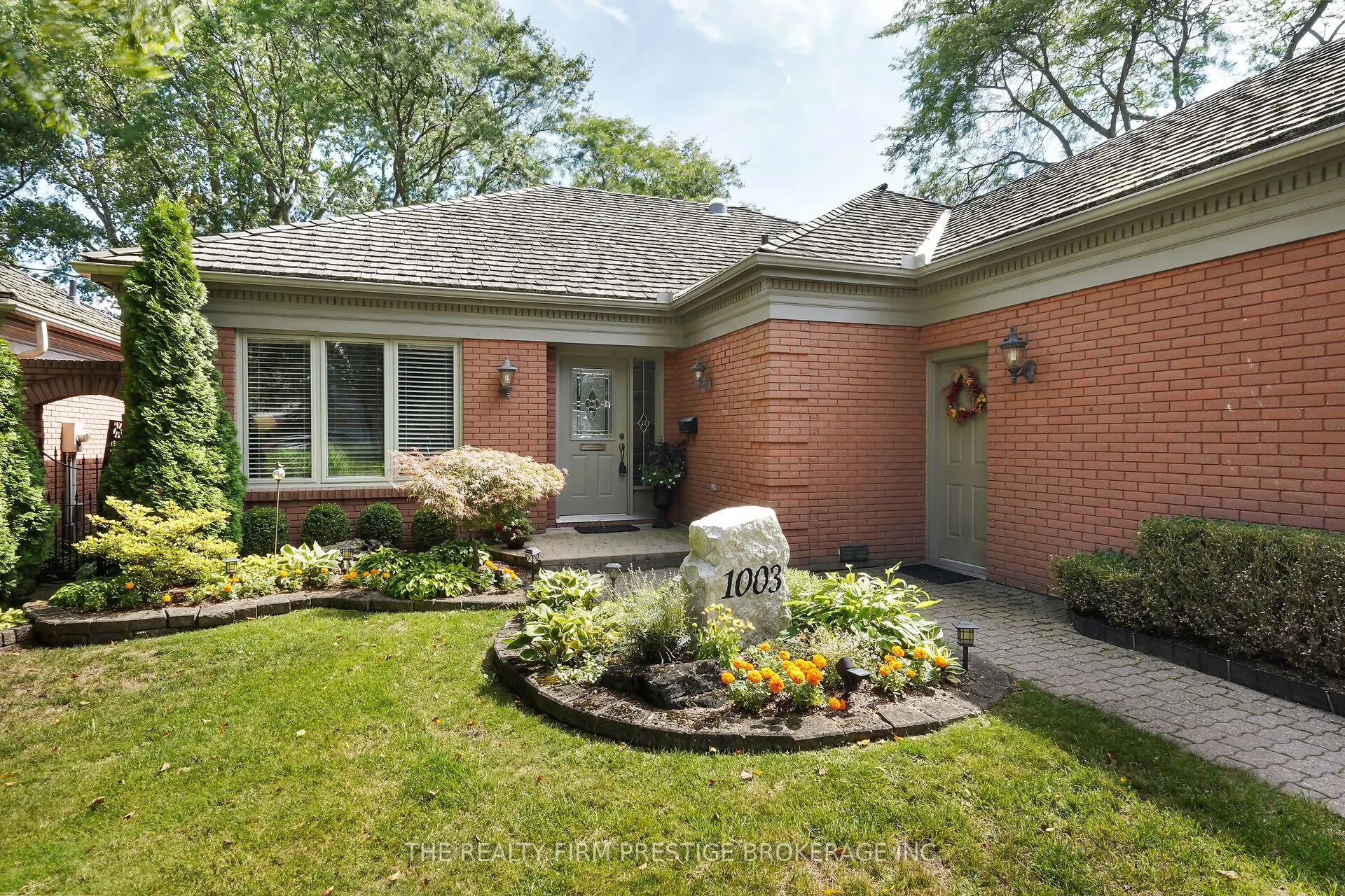 1003 Hunt Club Mews