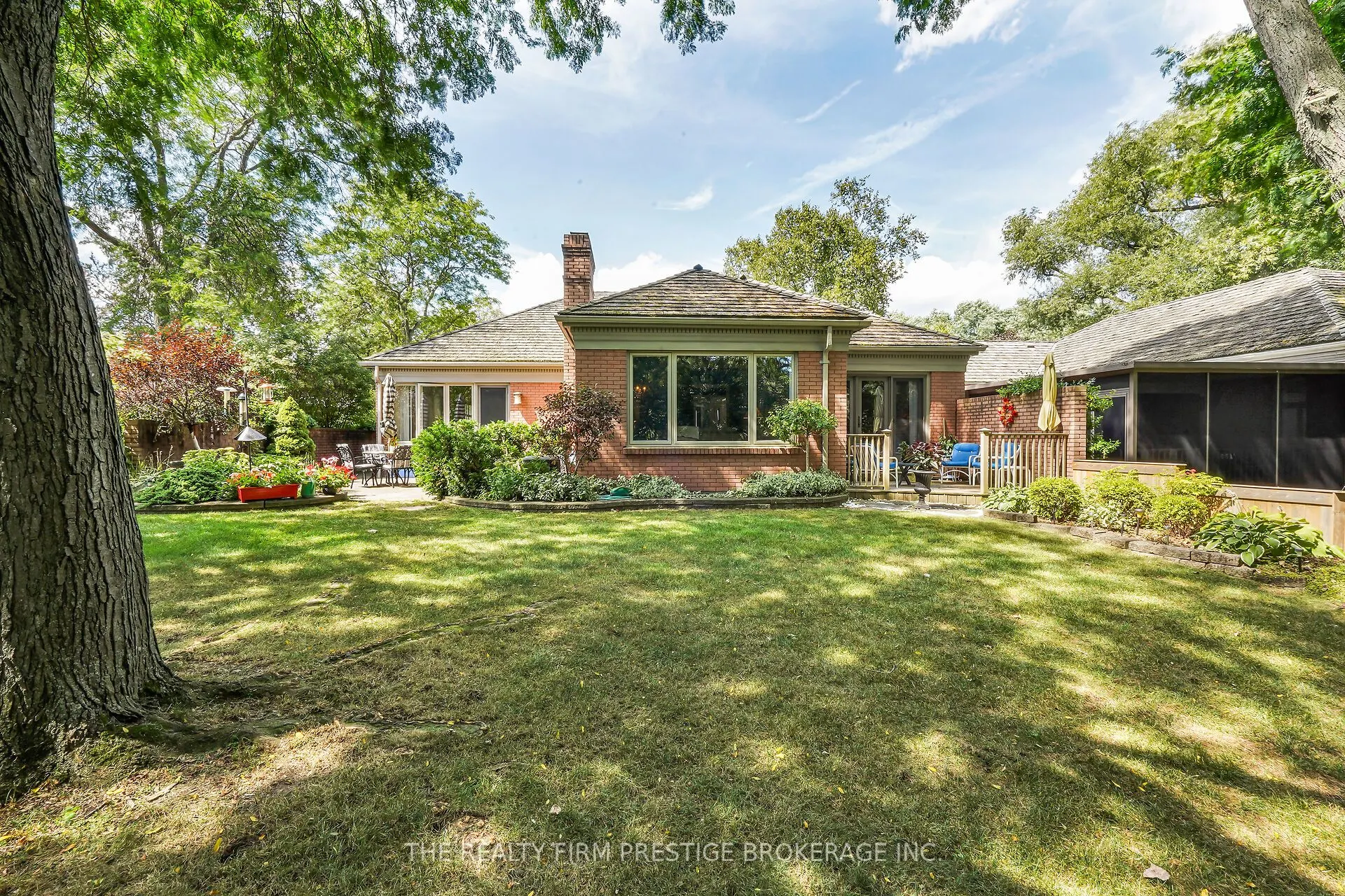 1003 Hunt Club Mews