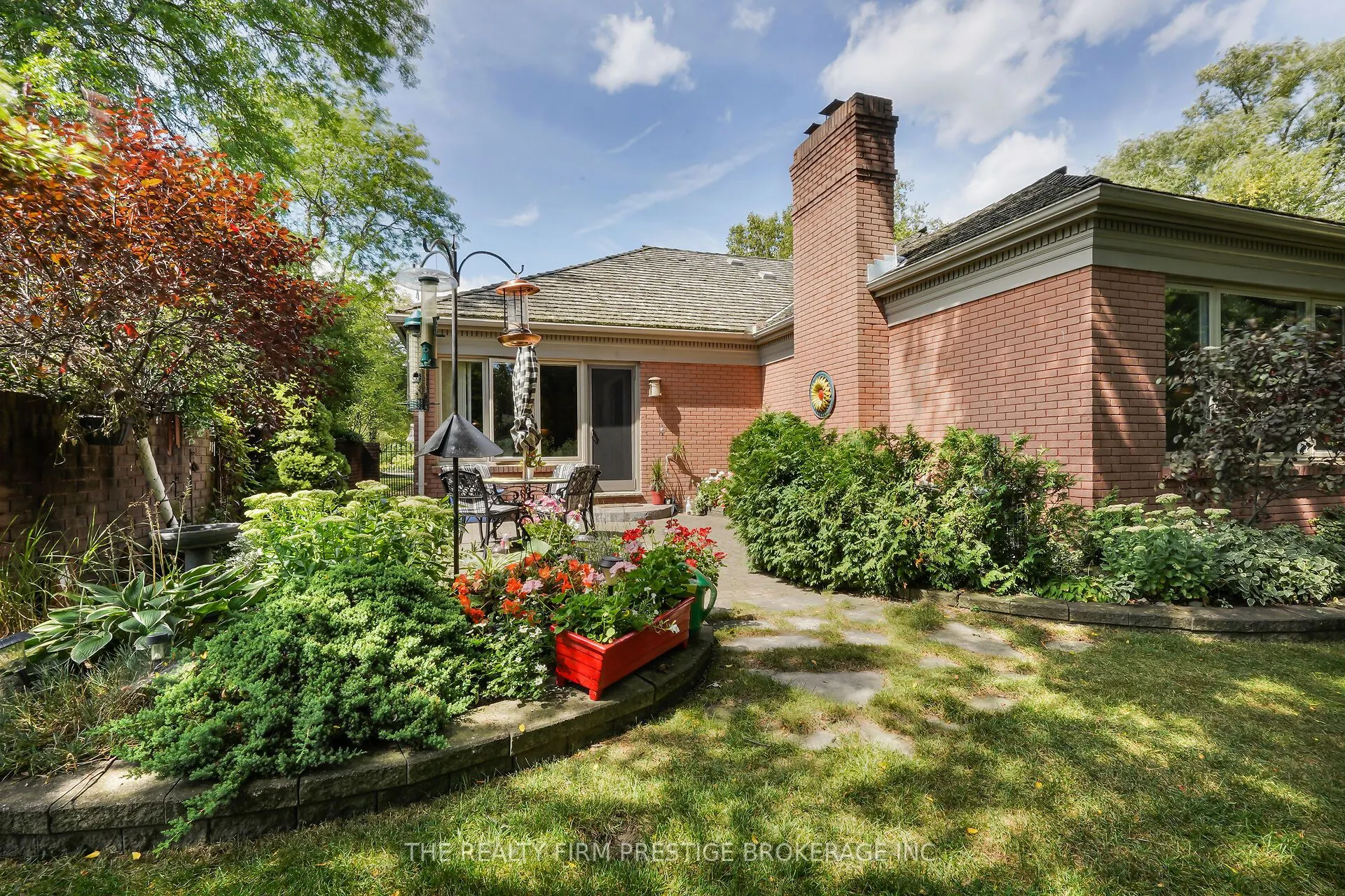 1003 Hunt Club Mews