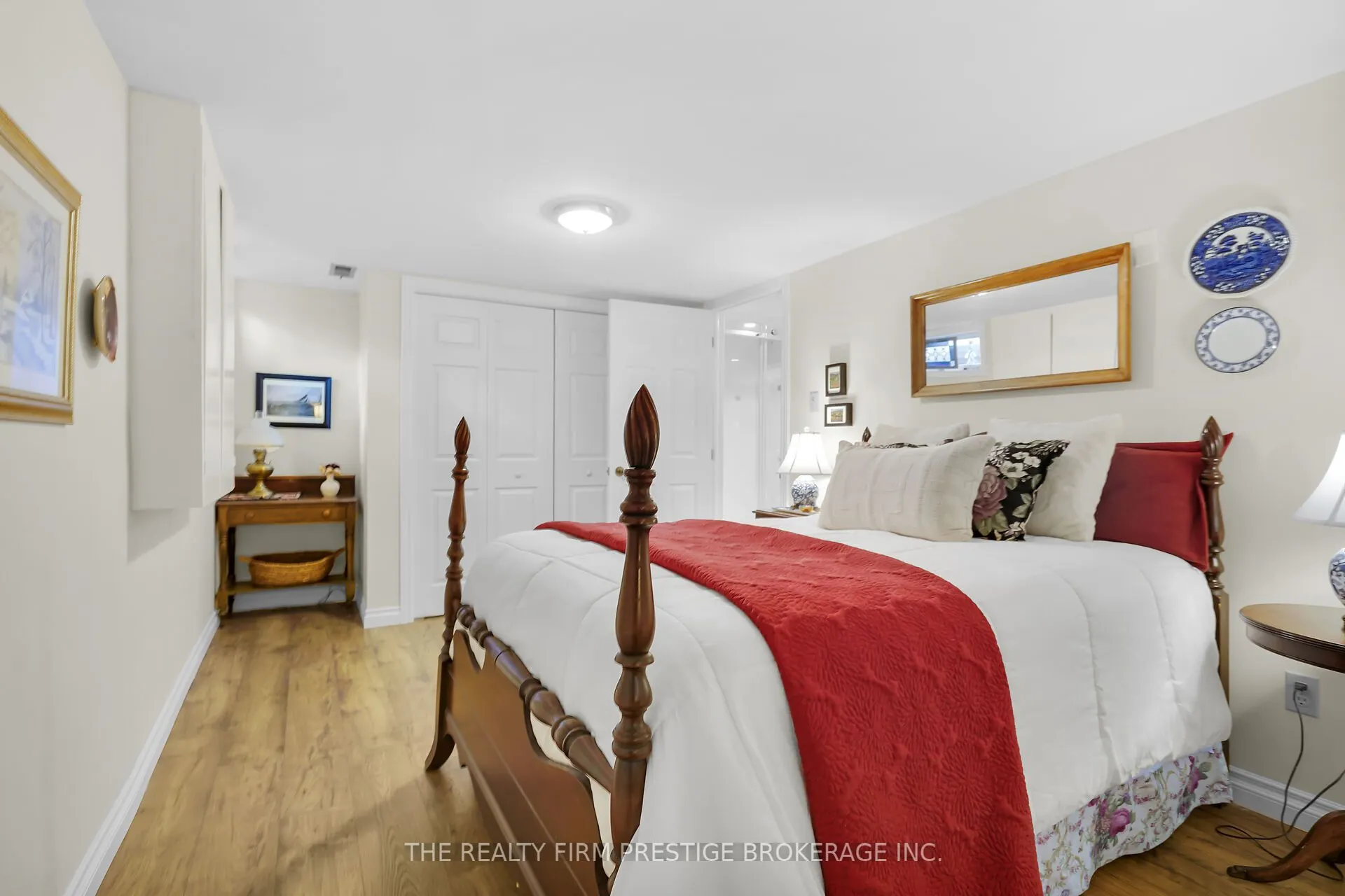 1003 Hunt Club Mews