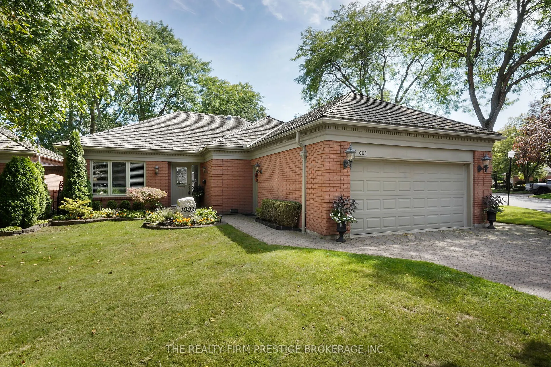 1003 Hunt Club Mews