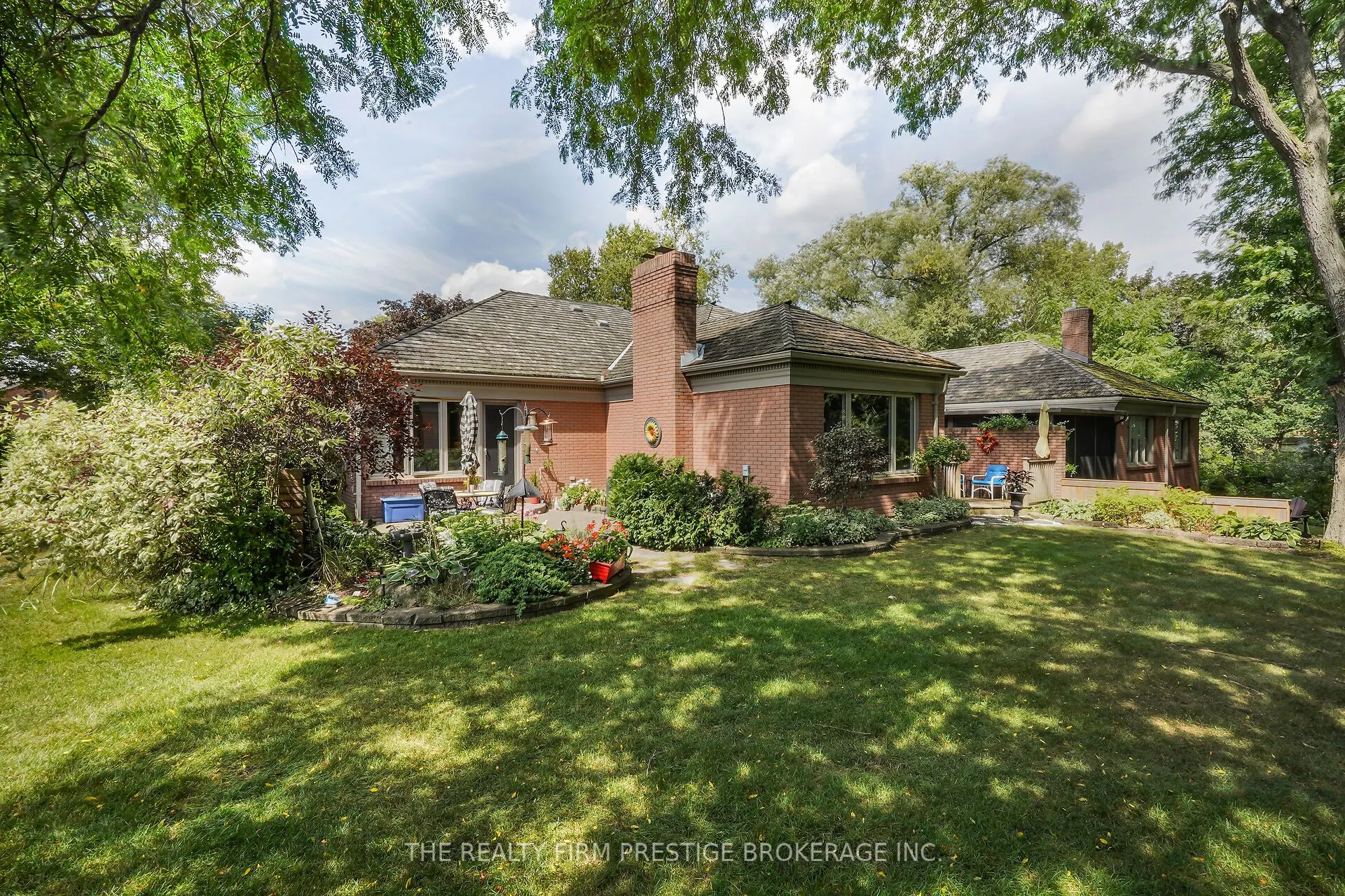 1003 Hunt Club Mews