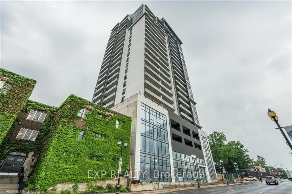 15 Queen Street S, #805