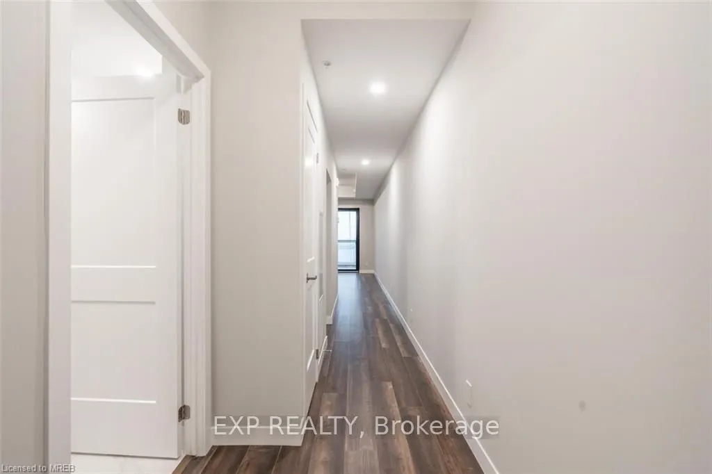 15 Queen Street S, #805