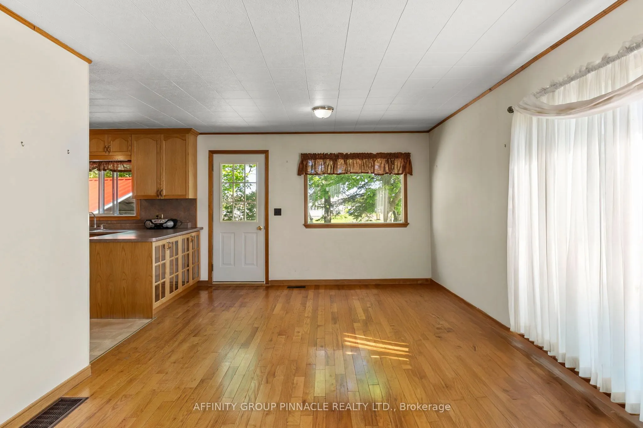 572 County Rd 8 Road