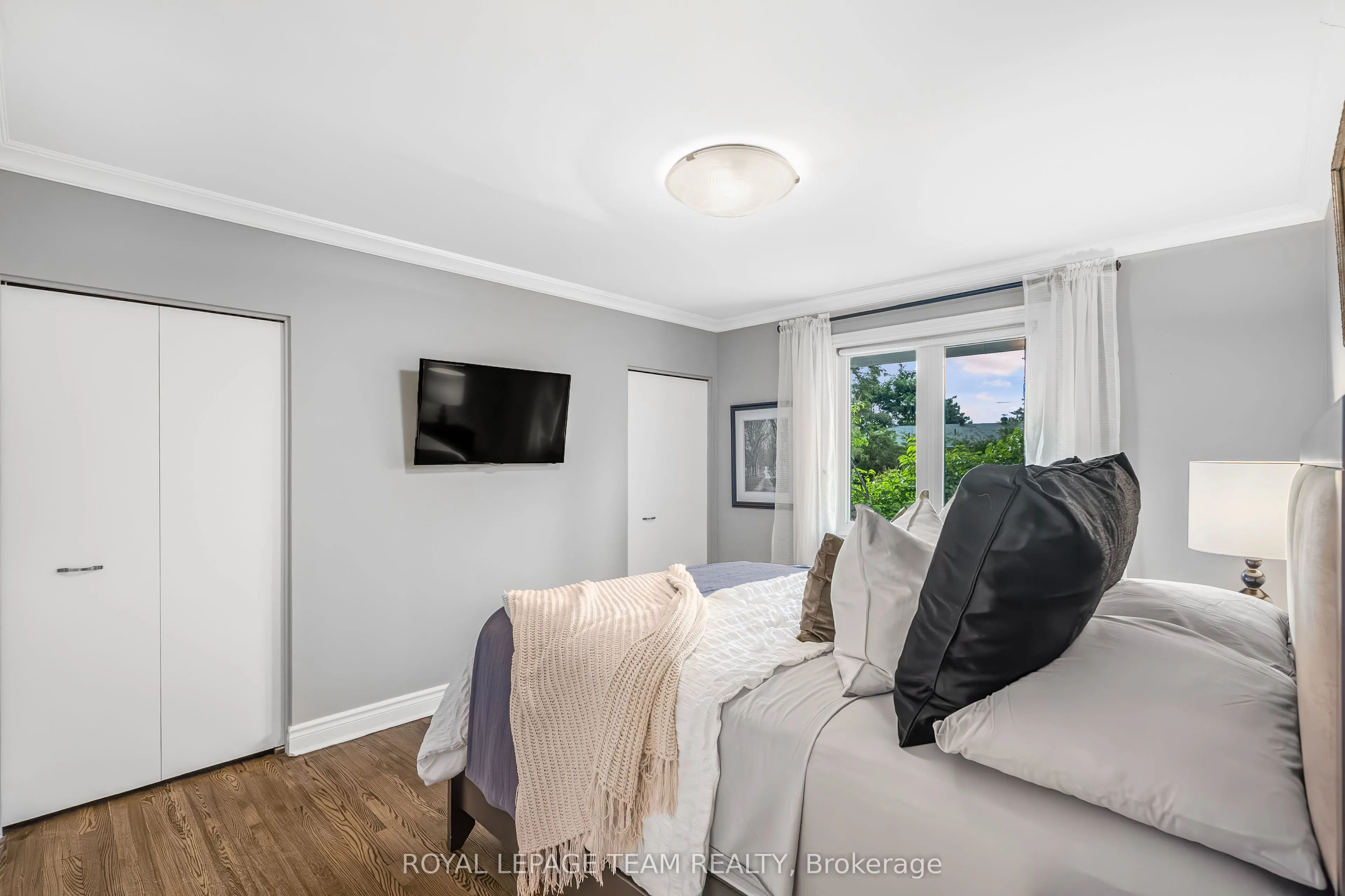 37 PROMENADE Avenue