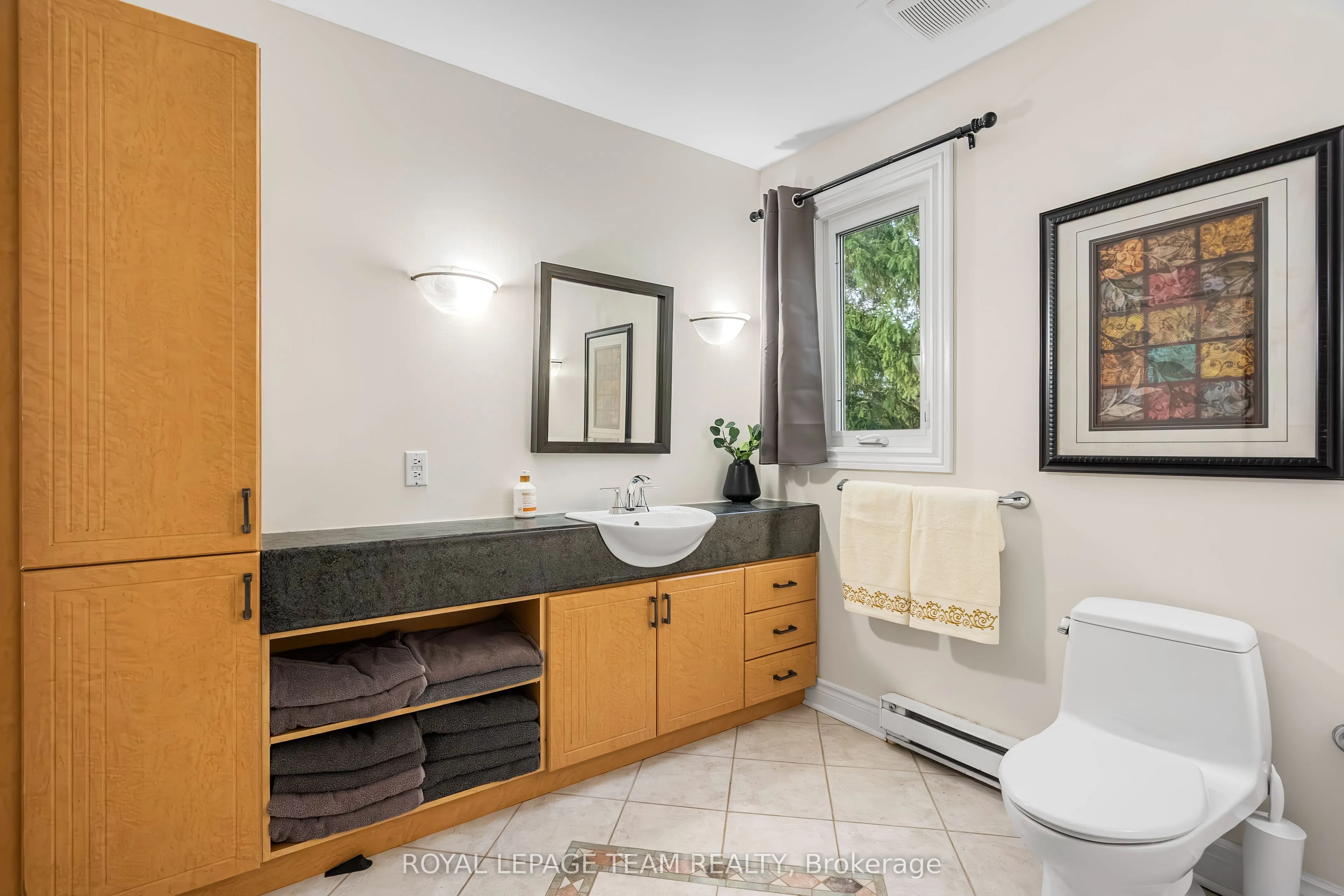 37 PROMENADE Avenue