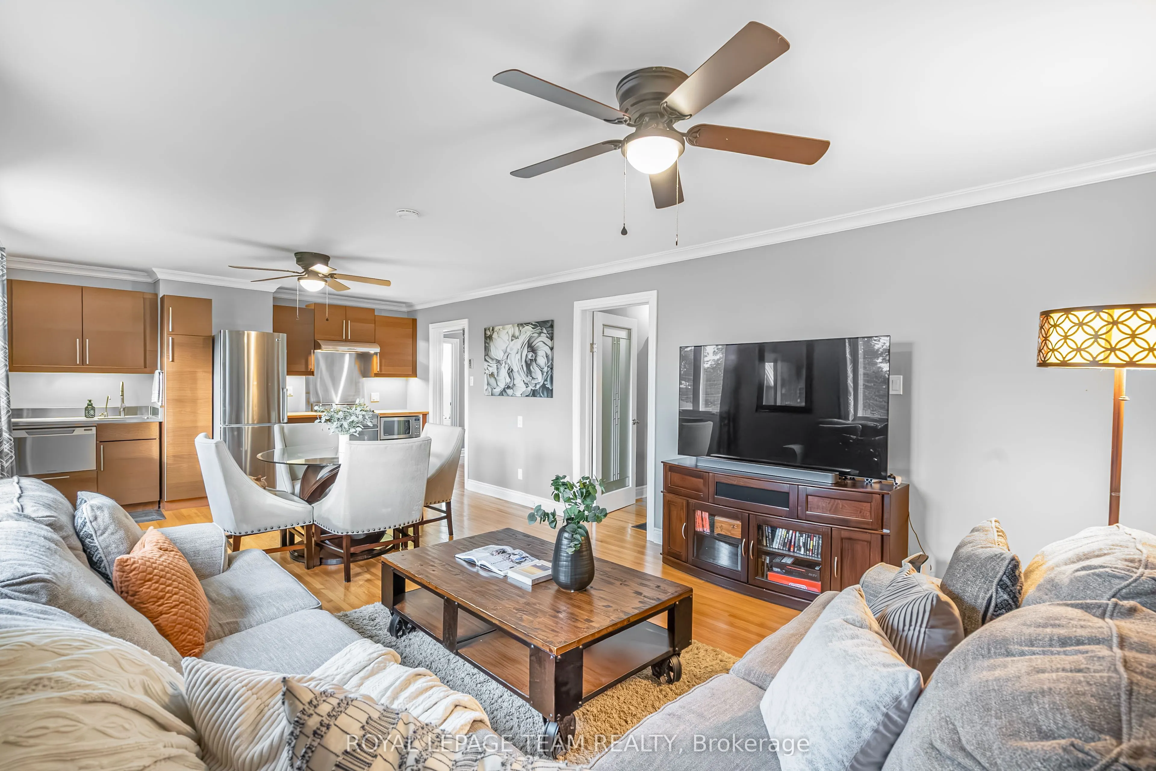 37 PROMENADE Avenue