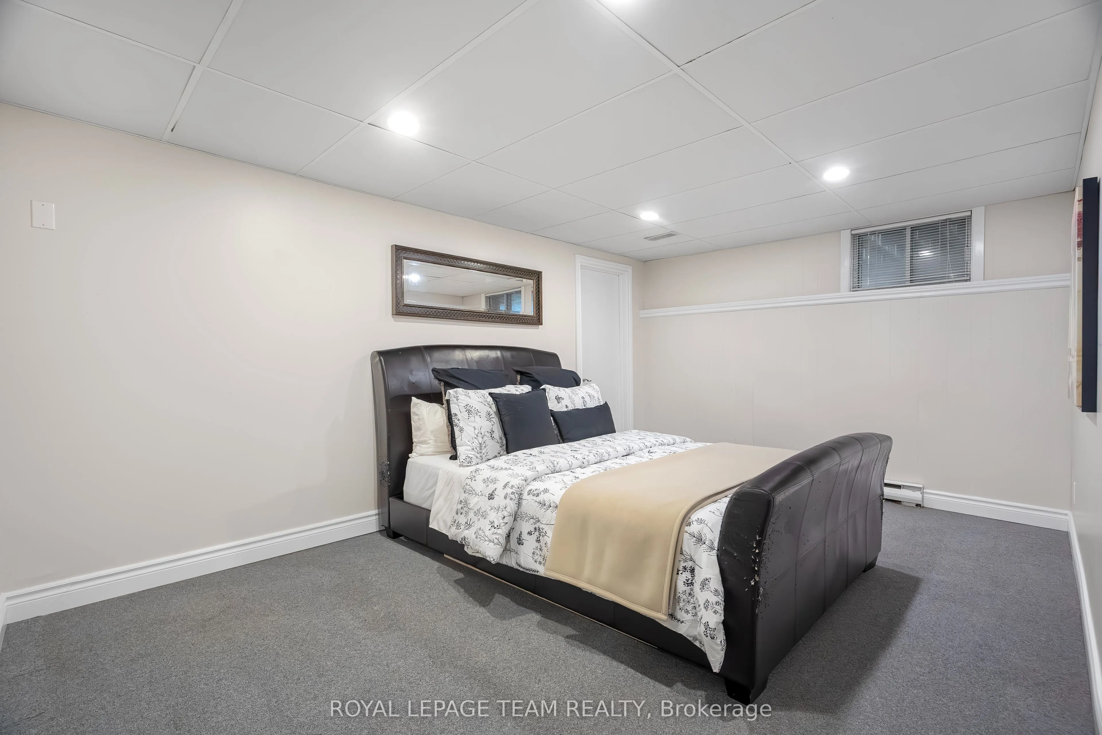 37 PROMENADE Avenue