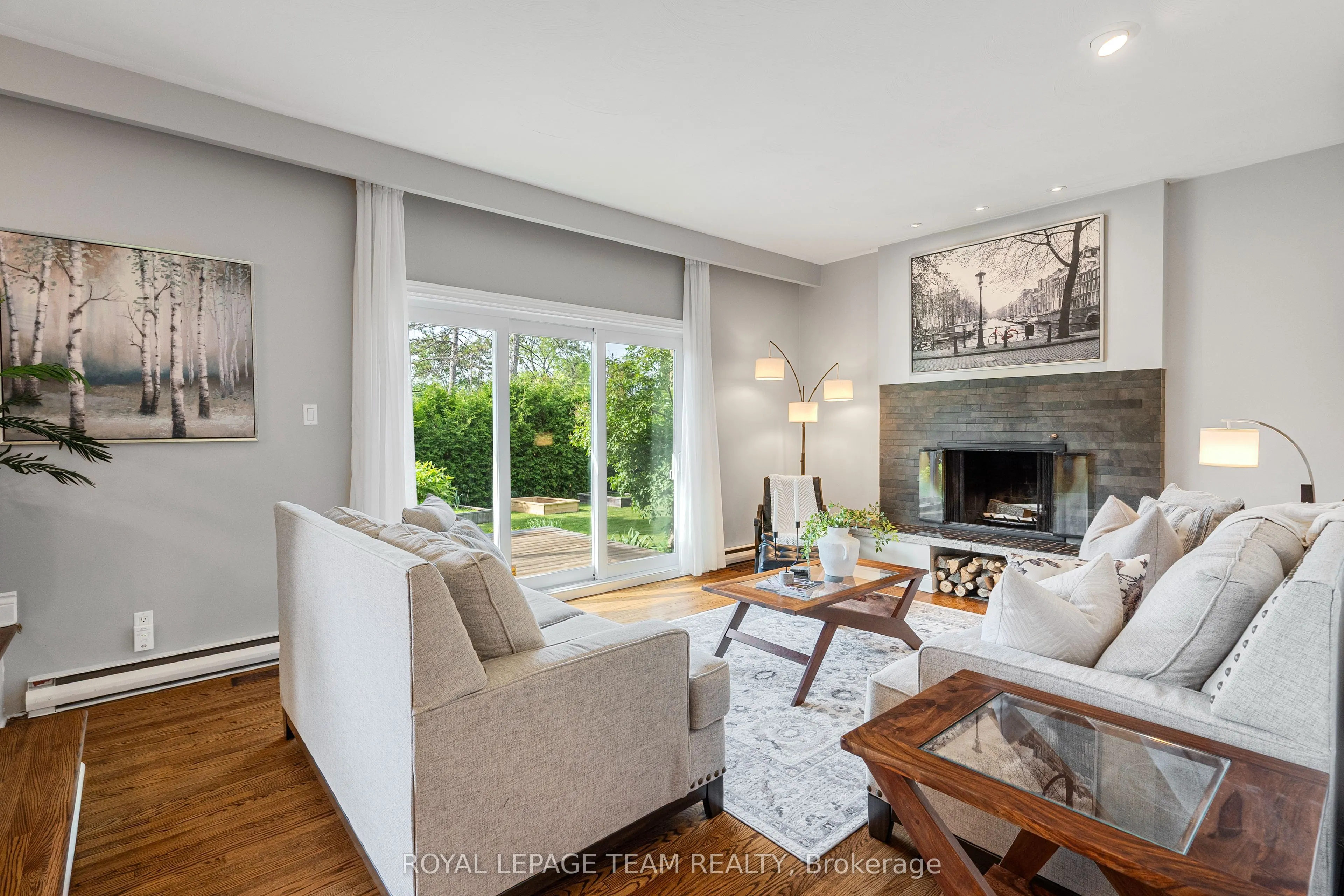 37 PROMENADE Avenue