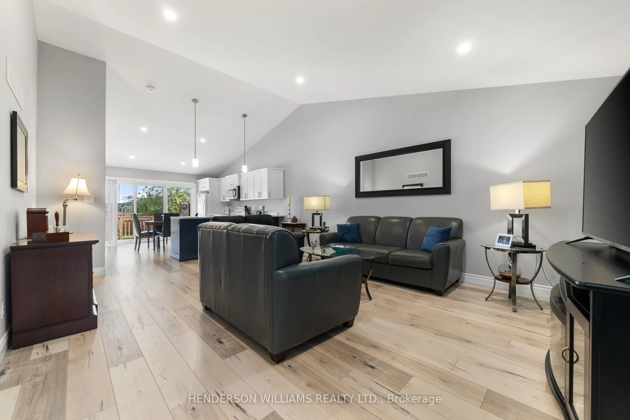 84 Farrington Crescent