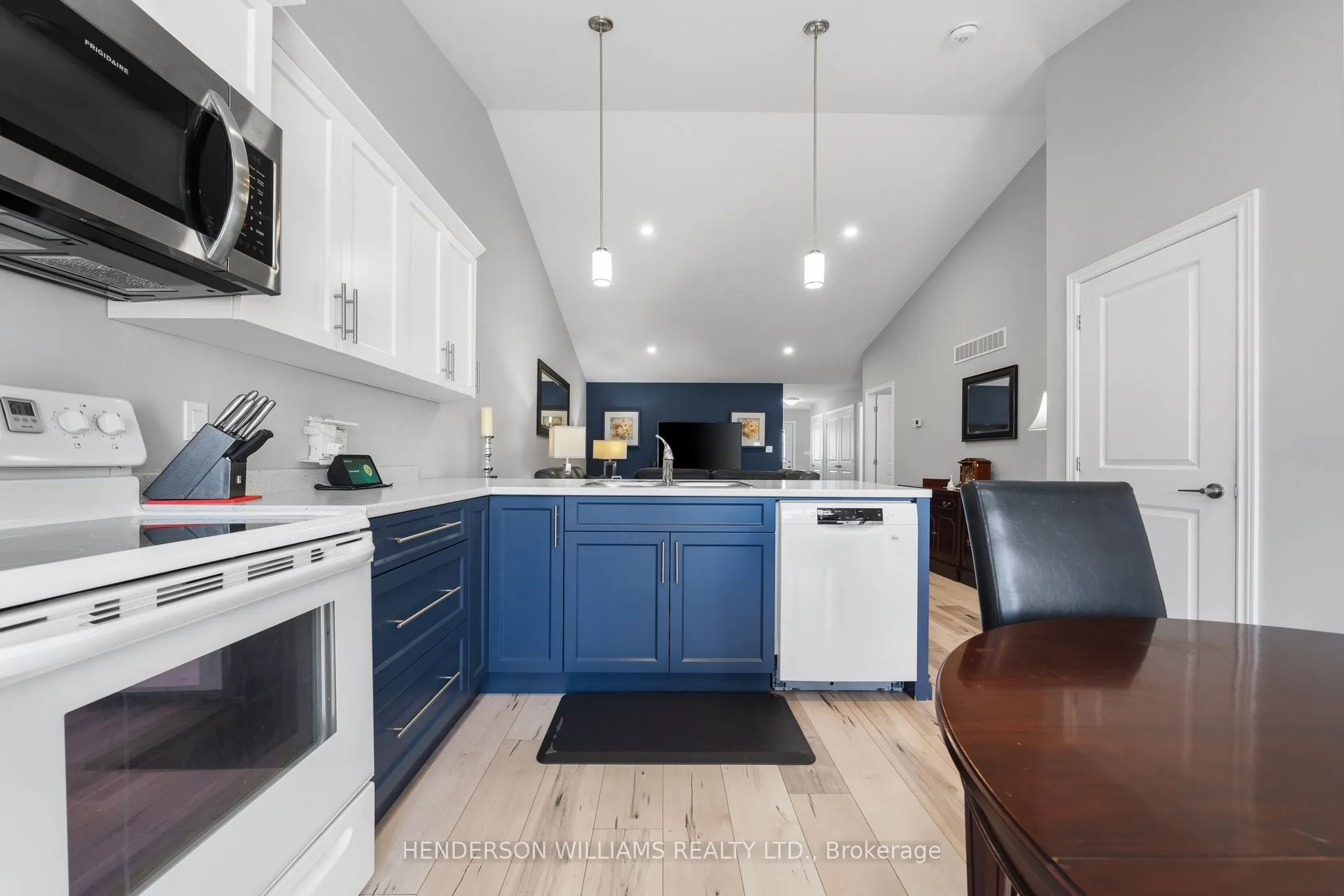 84 Farrington Crescent