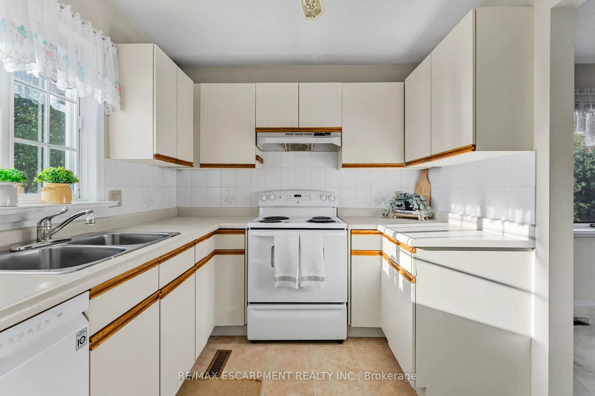 8 Garden Drive, #4