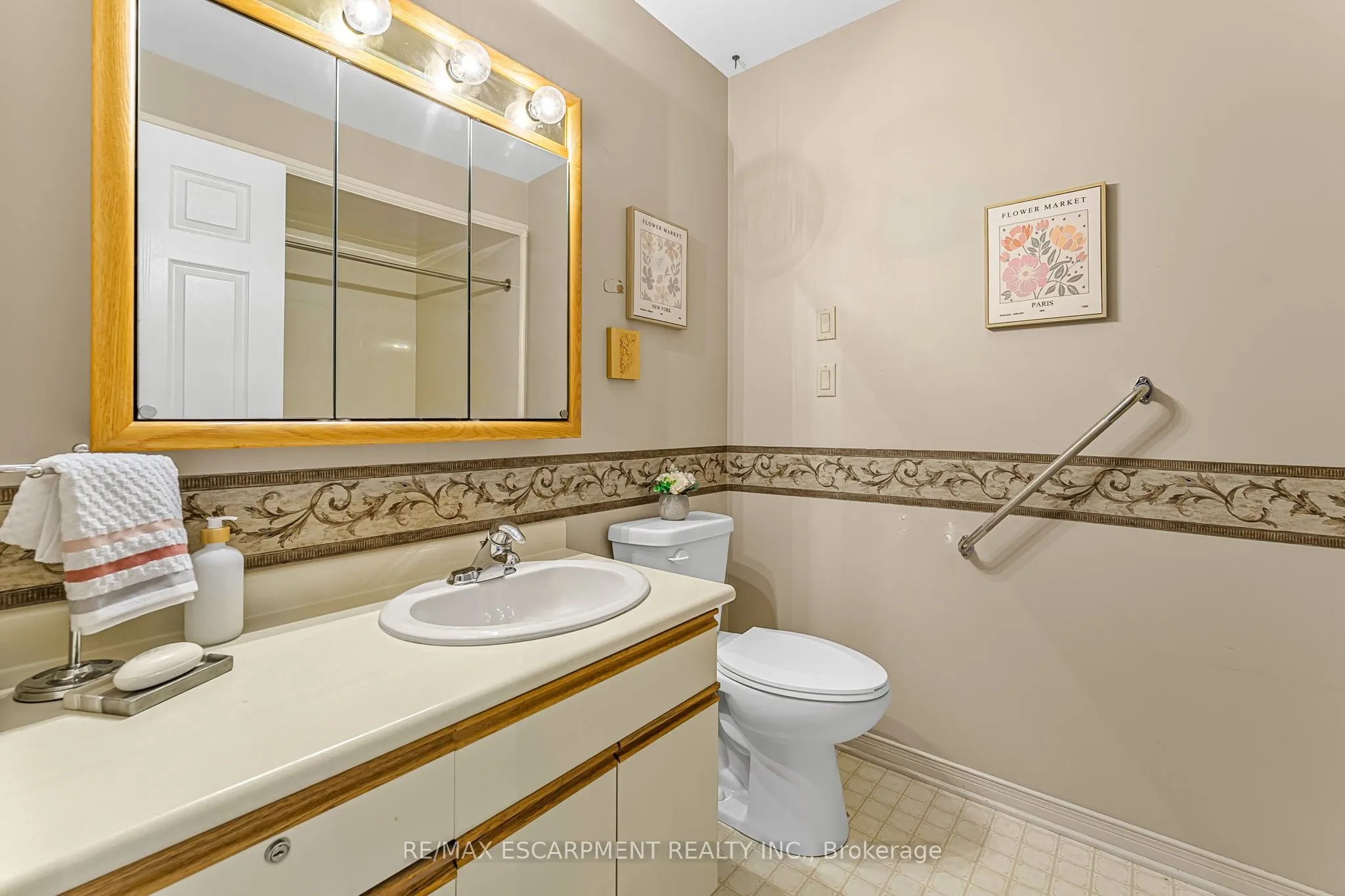 8 Garden Drive, #4