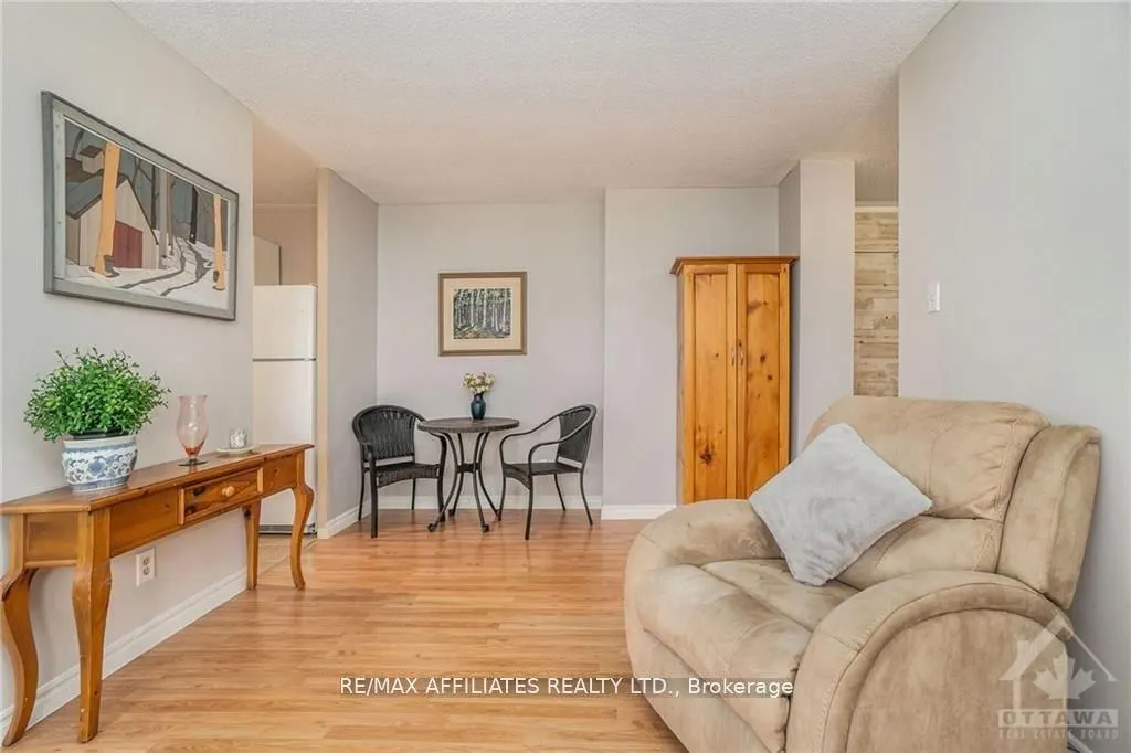 2000 Jasmine Crescent, #717