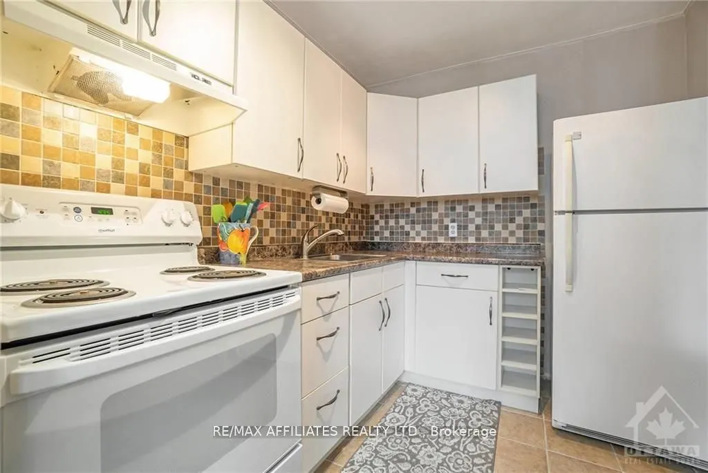 2000 Jasmine Crescent, #717