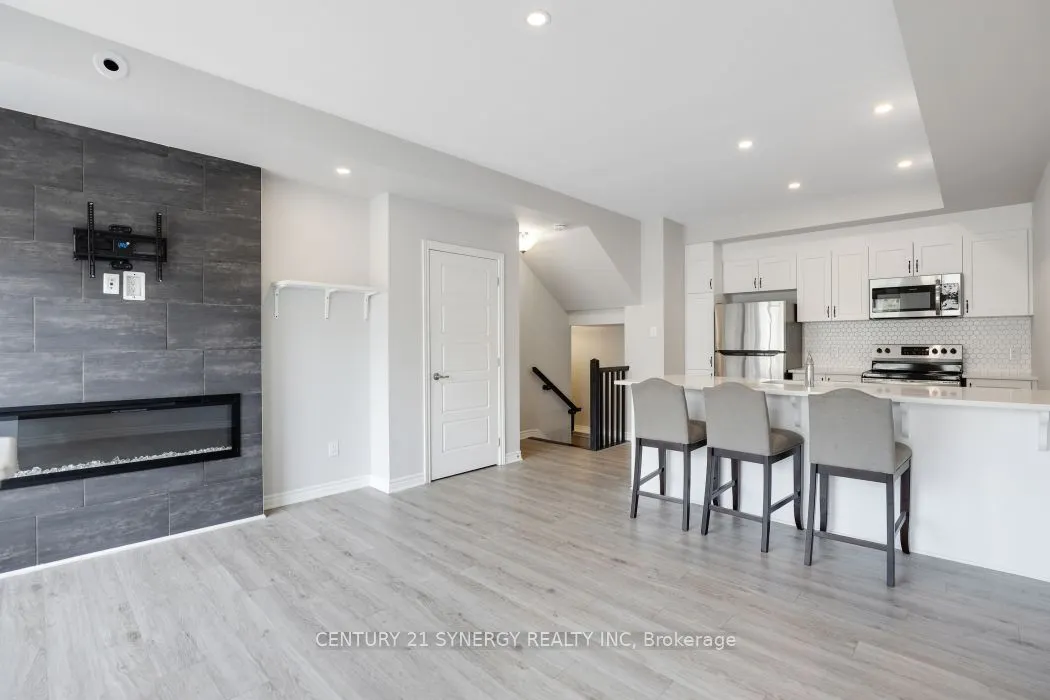 816 Mikinak Road S, #816