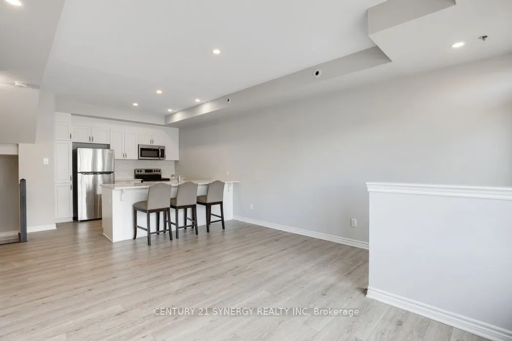 816 Mikinak Road S, #816