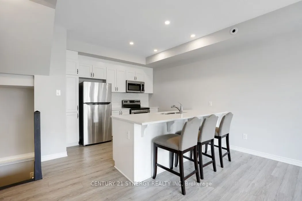 816 Mikinak Road S, #816