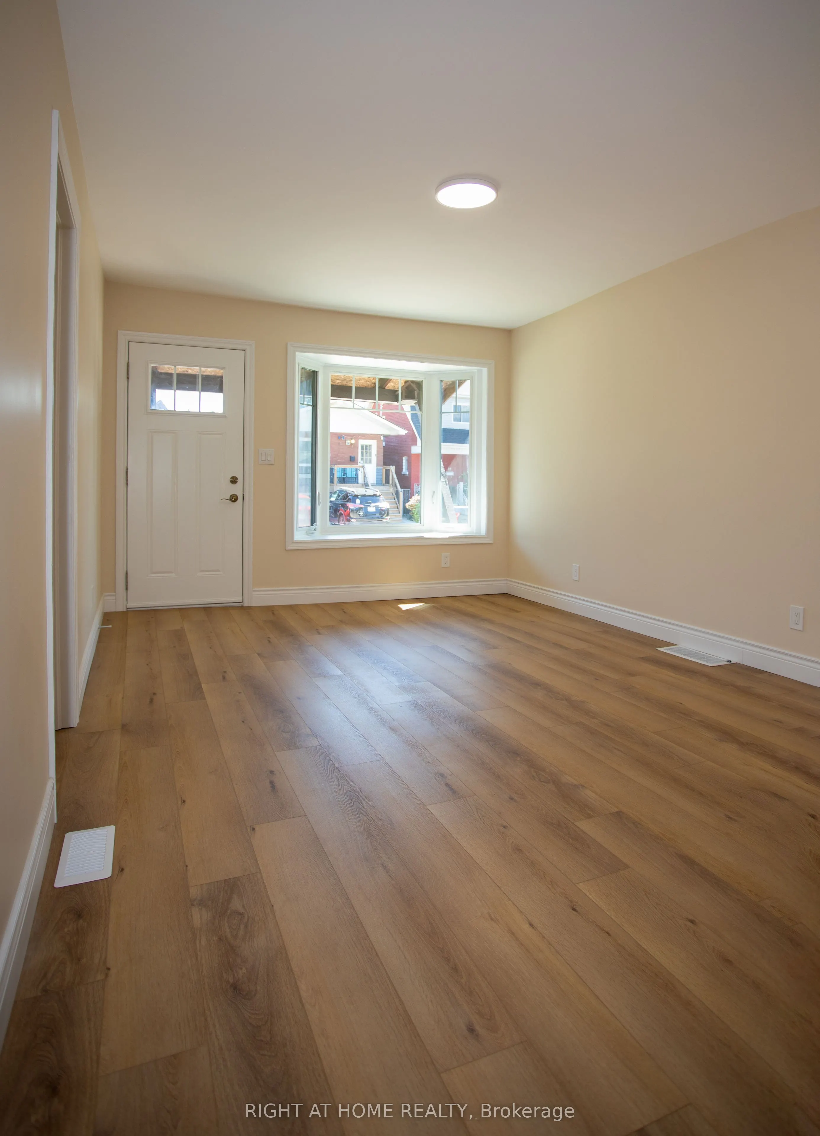 11 Robins Avenue