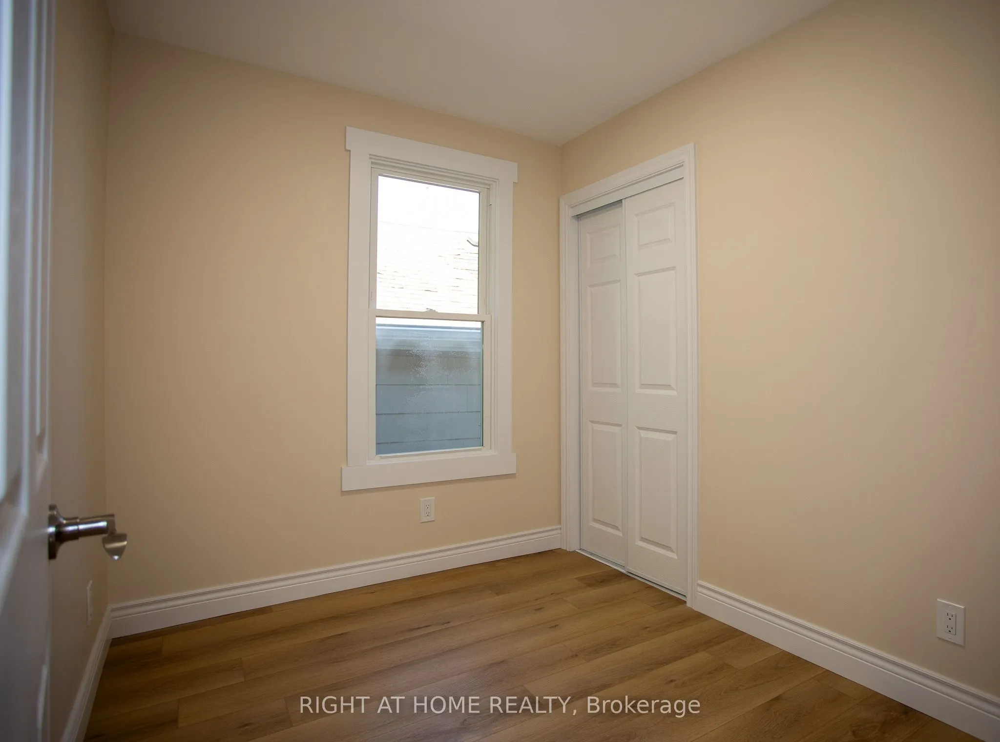 11 Robins Avenue