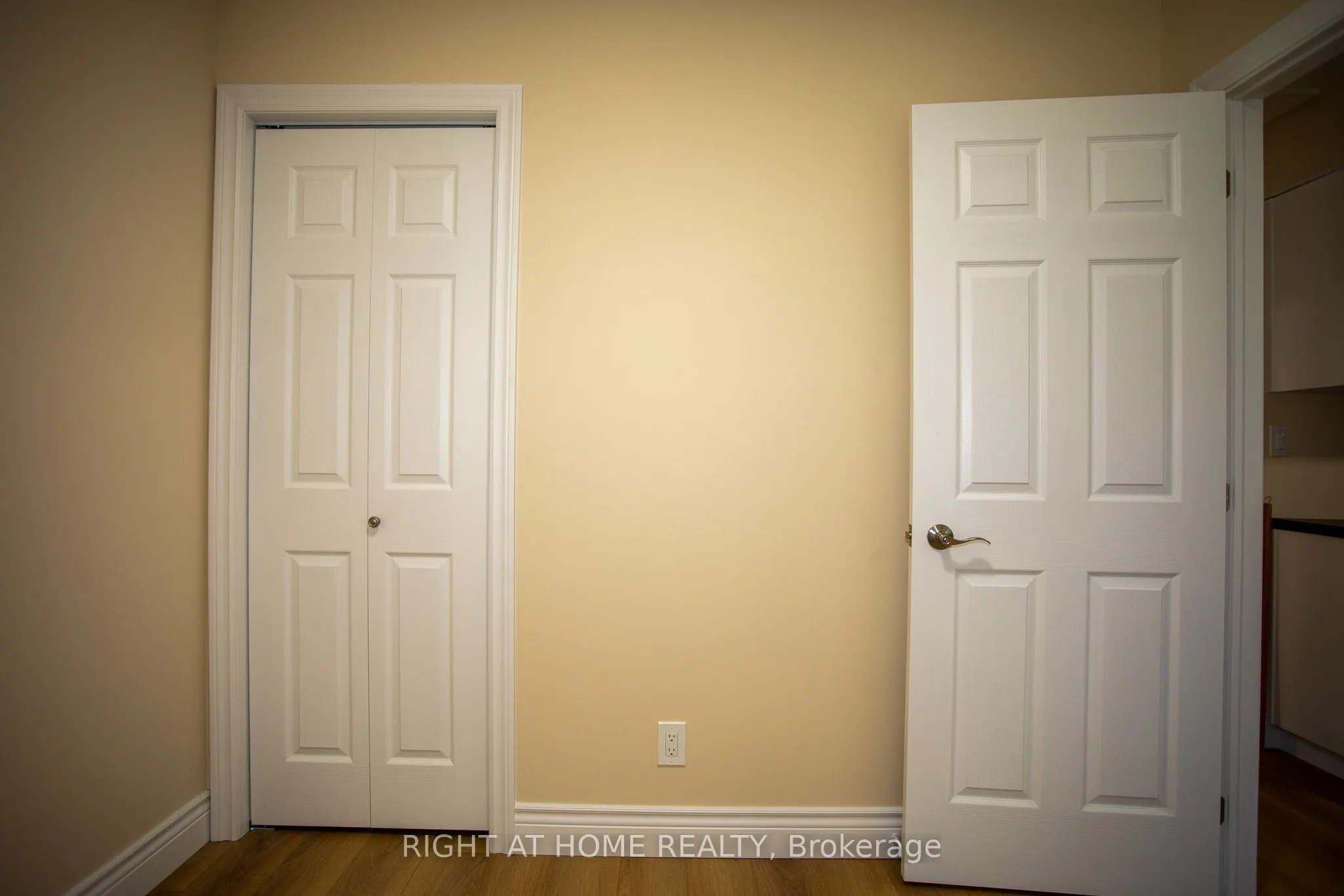11 Robins Avenue