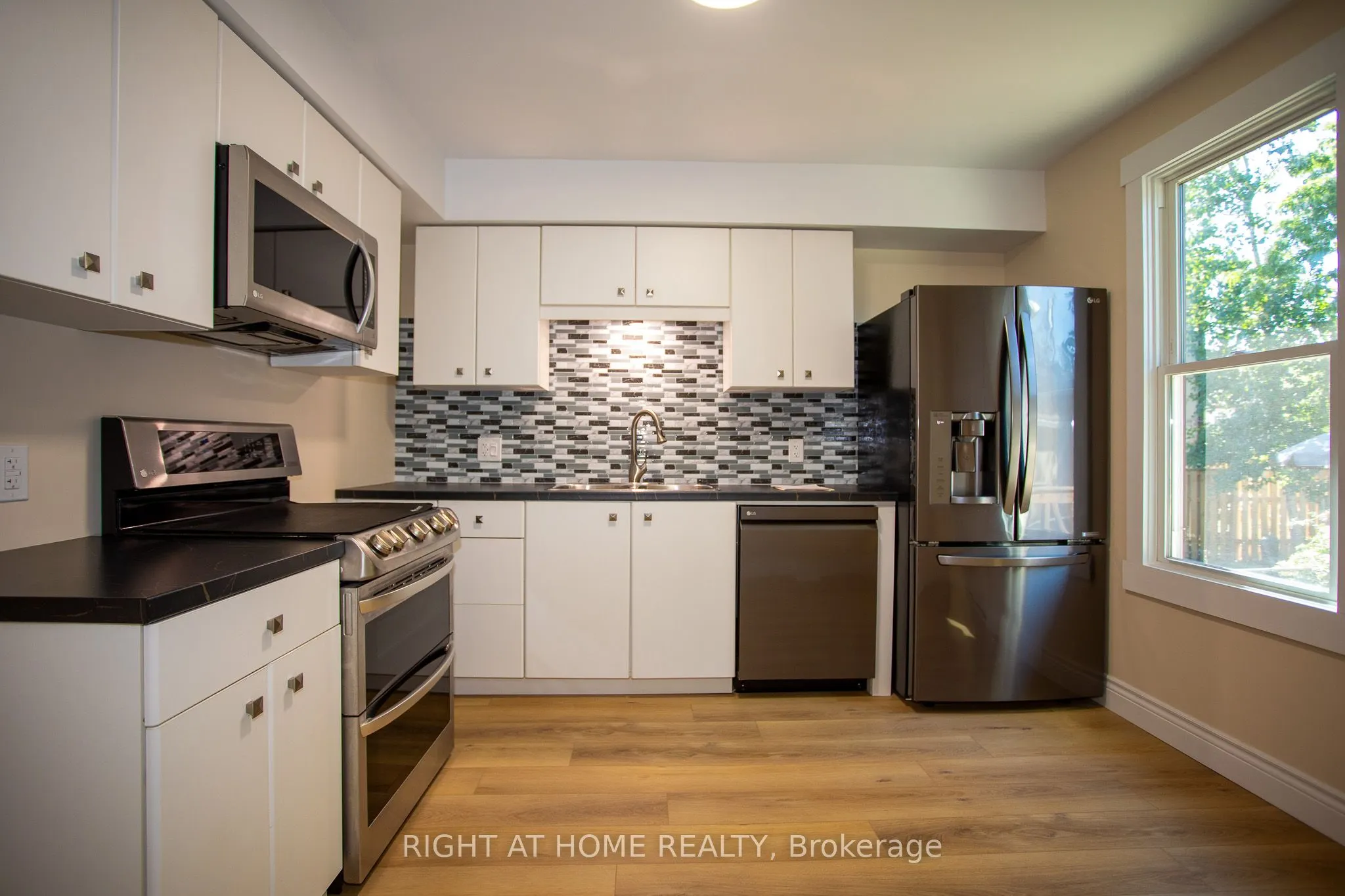 11 Robins Avenue