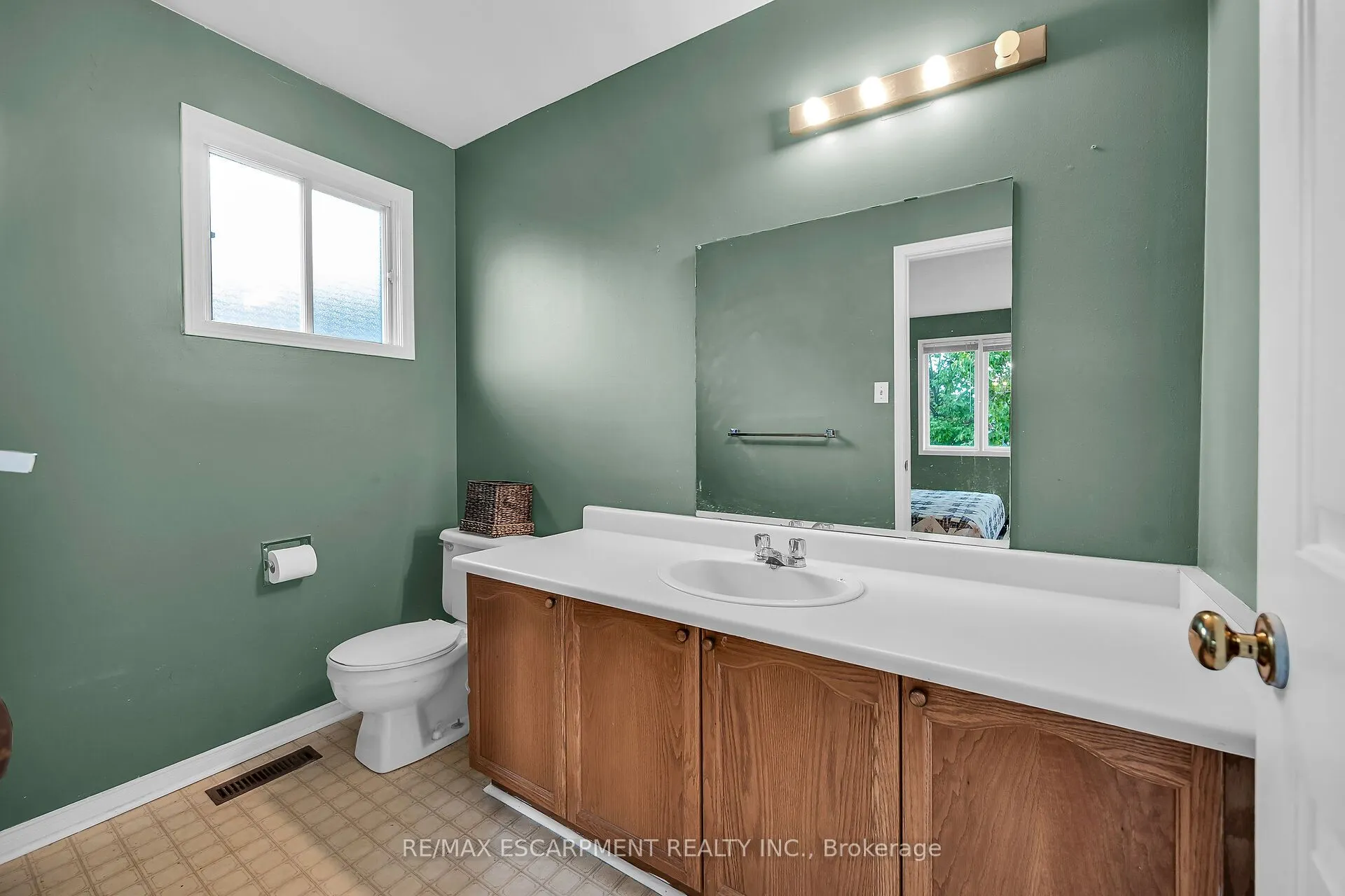 70 Golfview Crescent