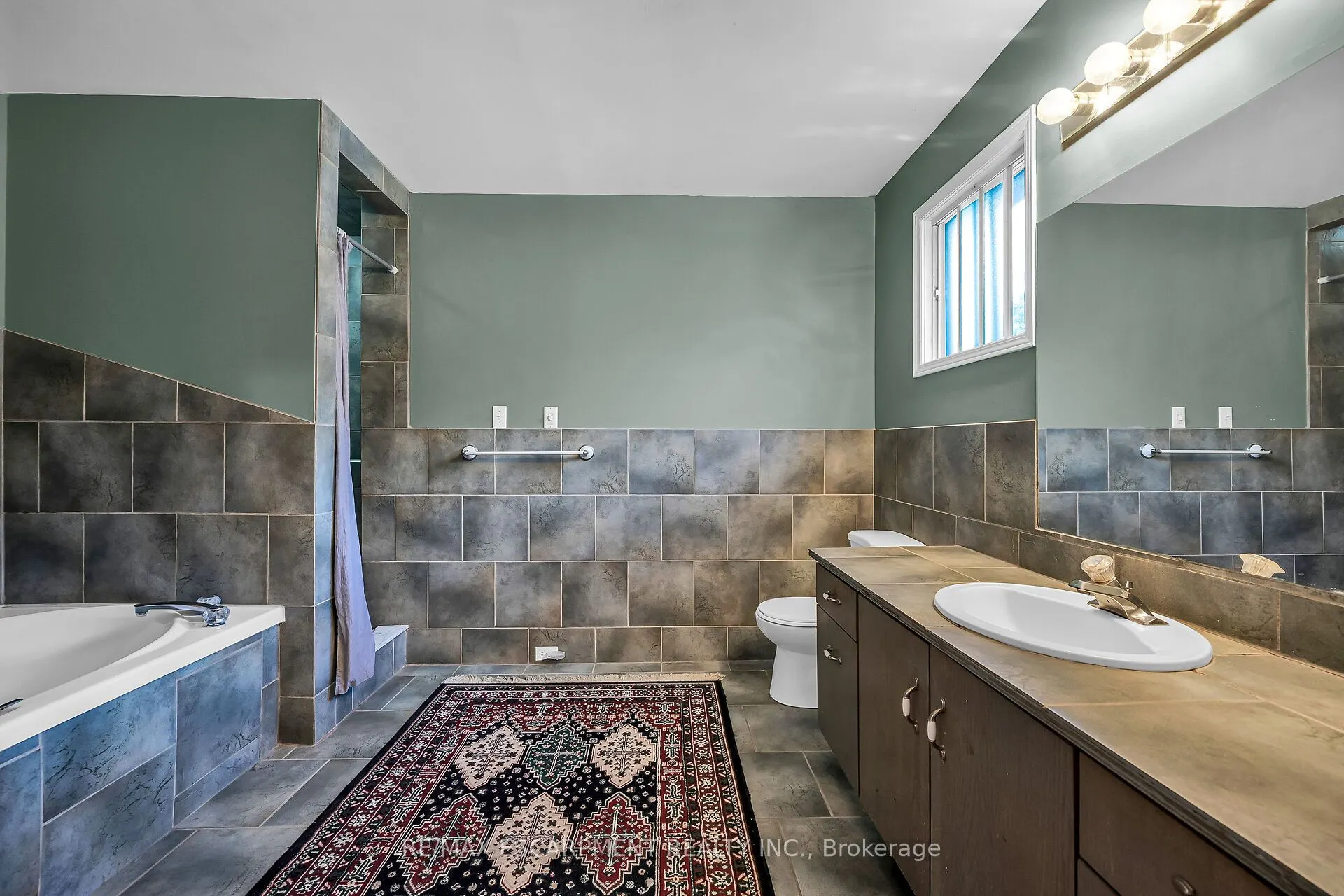 70 Golfview Crescent