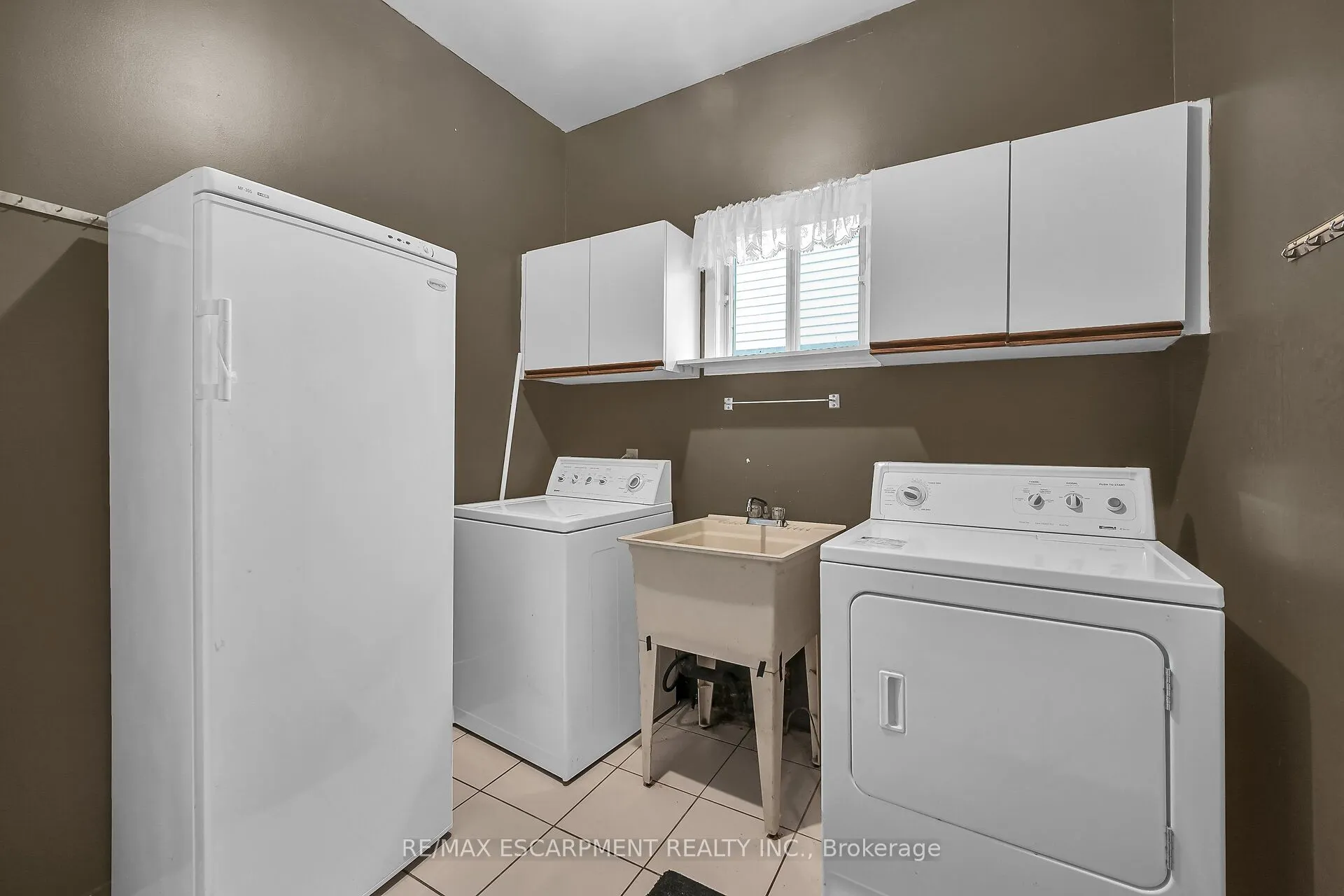 70 Golfview Crescent