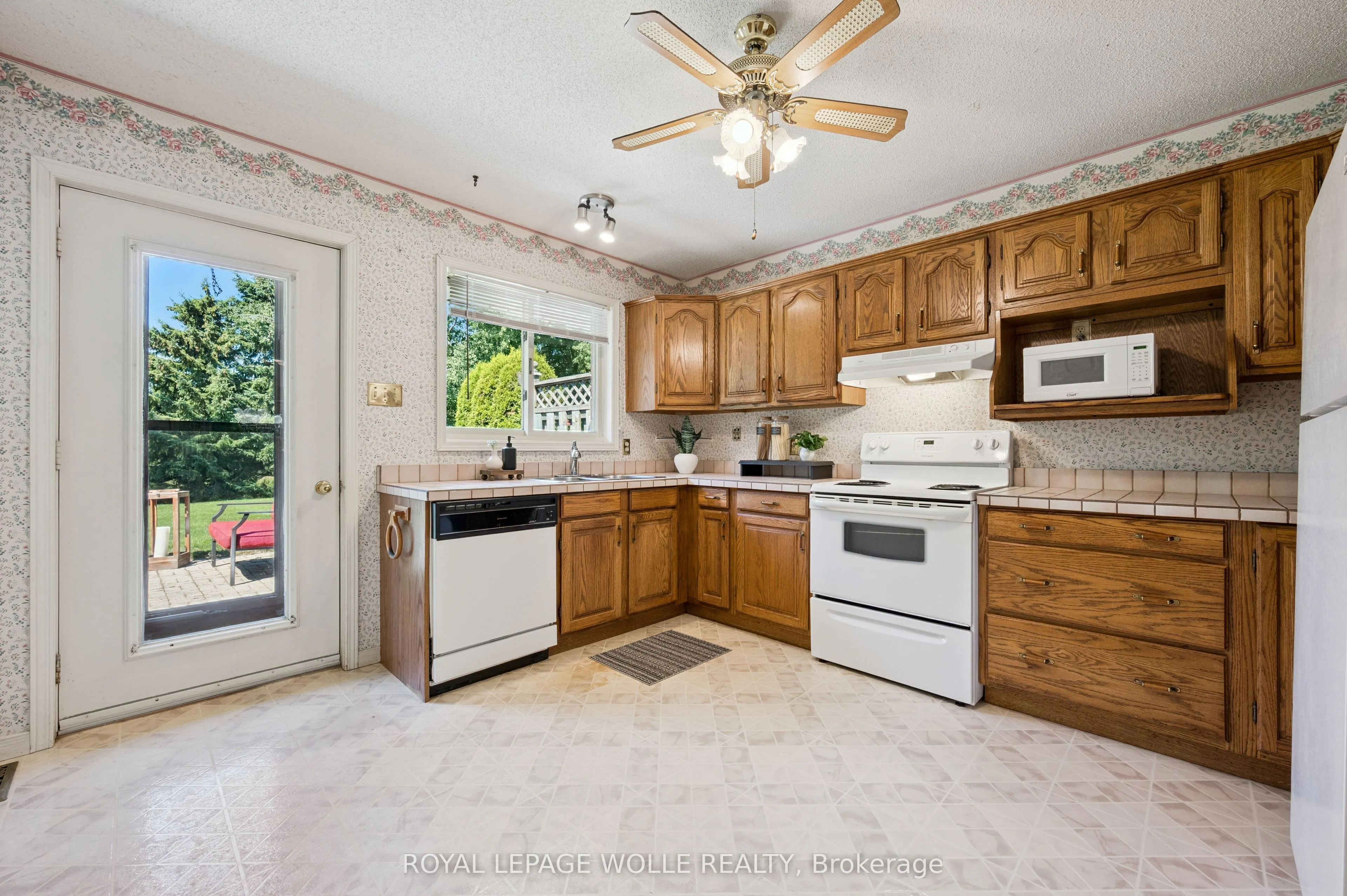 1080 Isabella Street, ##2