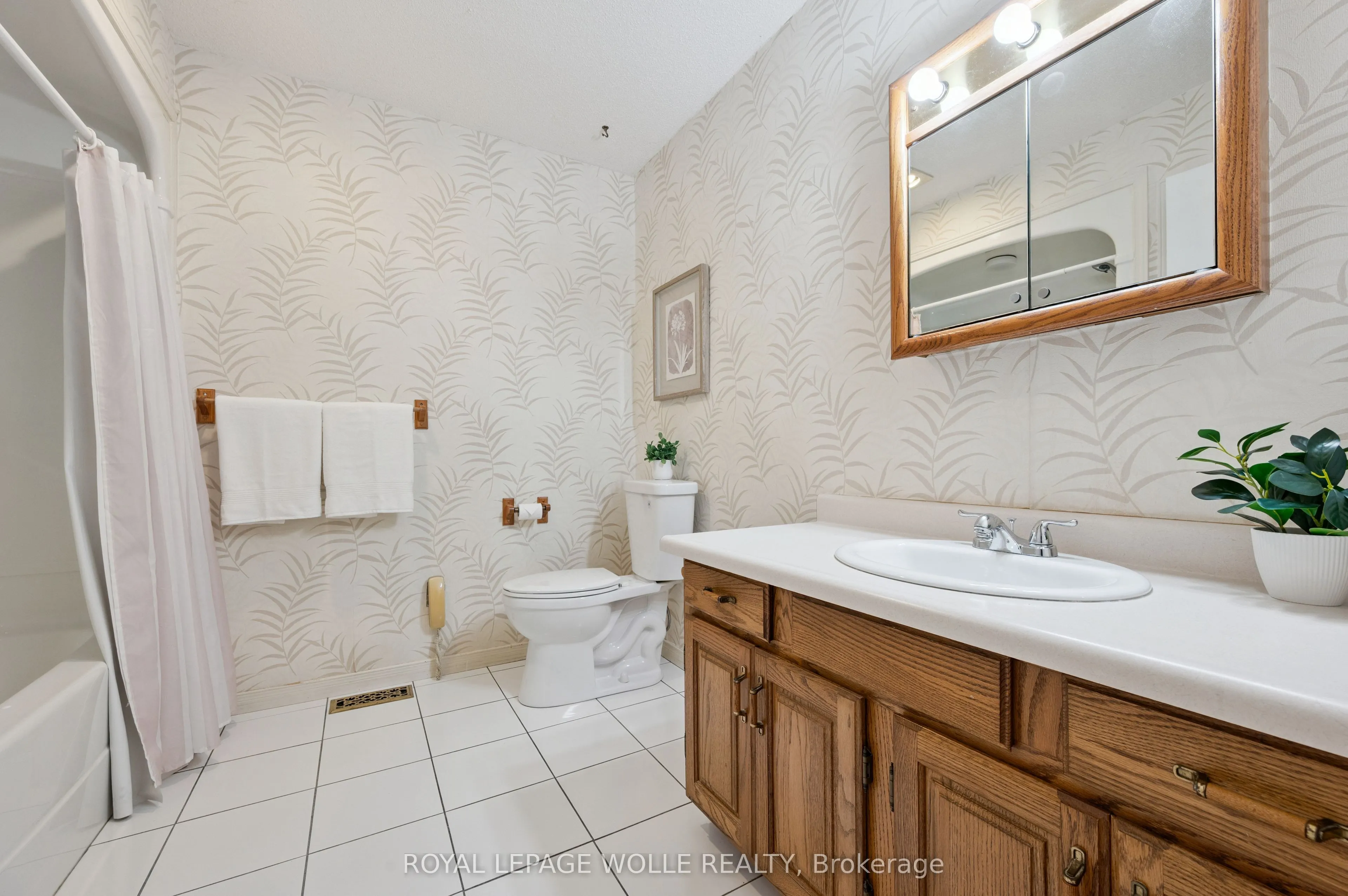 1080 Isabella Street, ##2