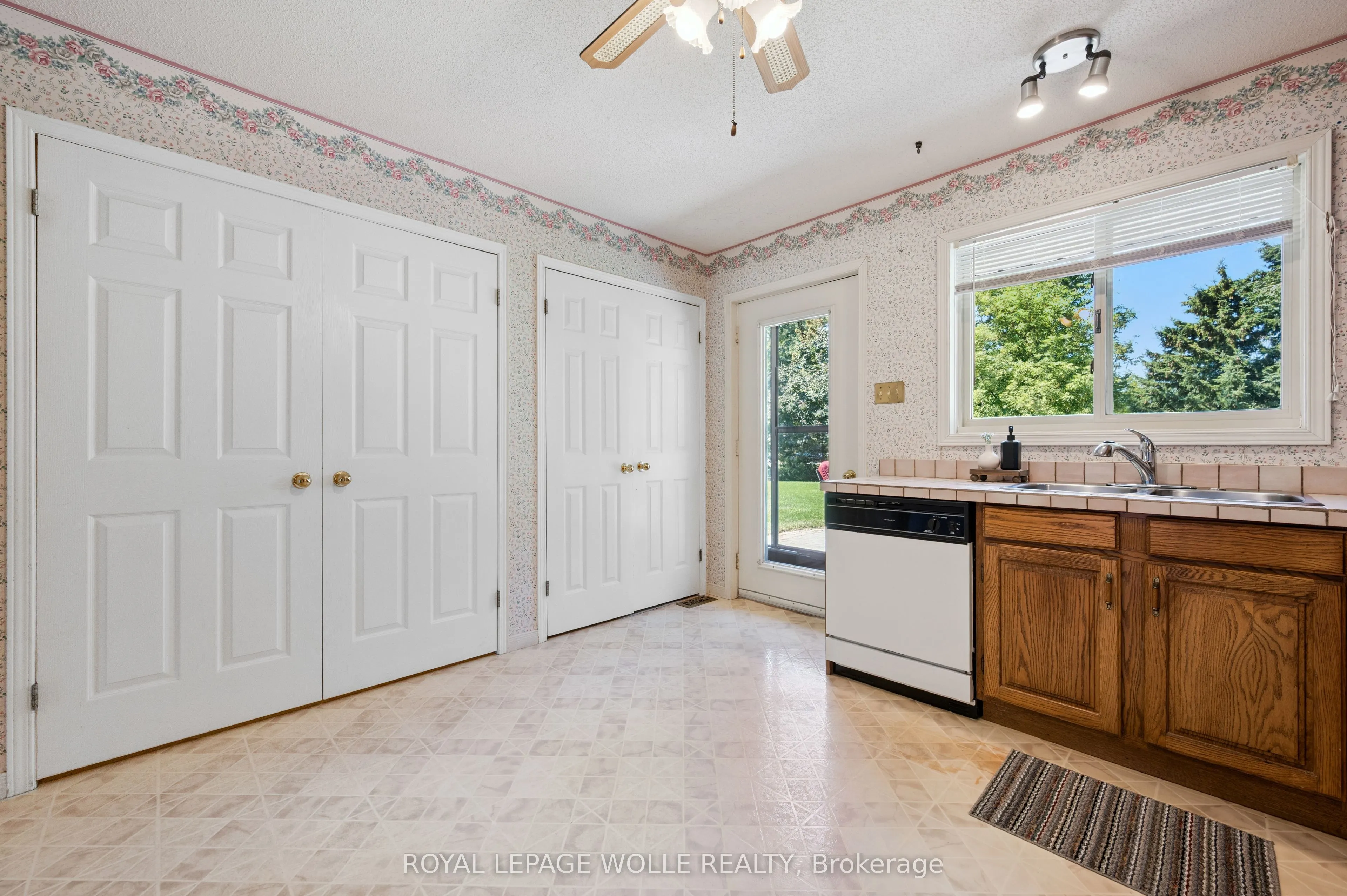 1080 Isabella Street, ##2