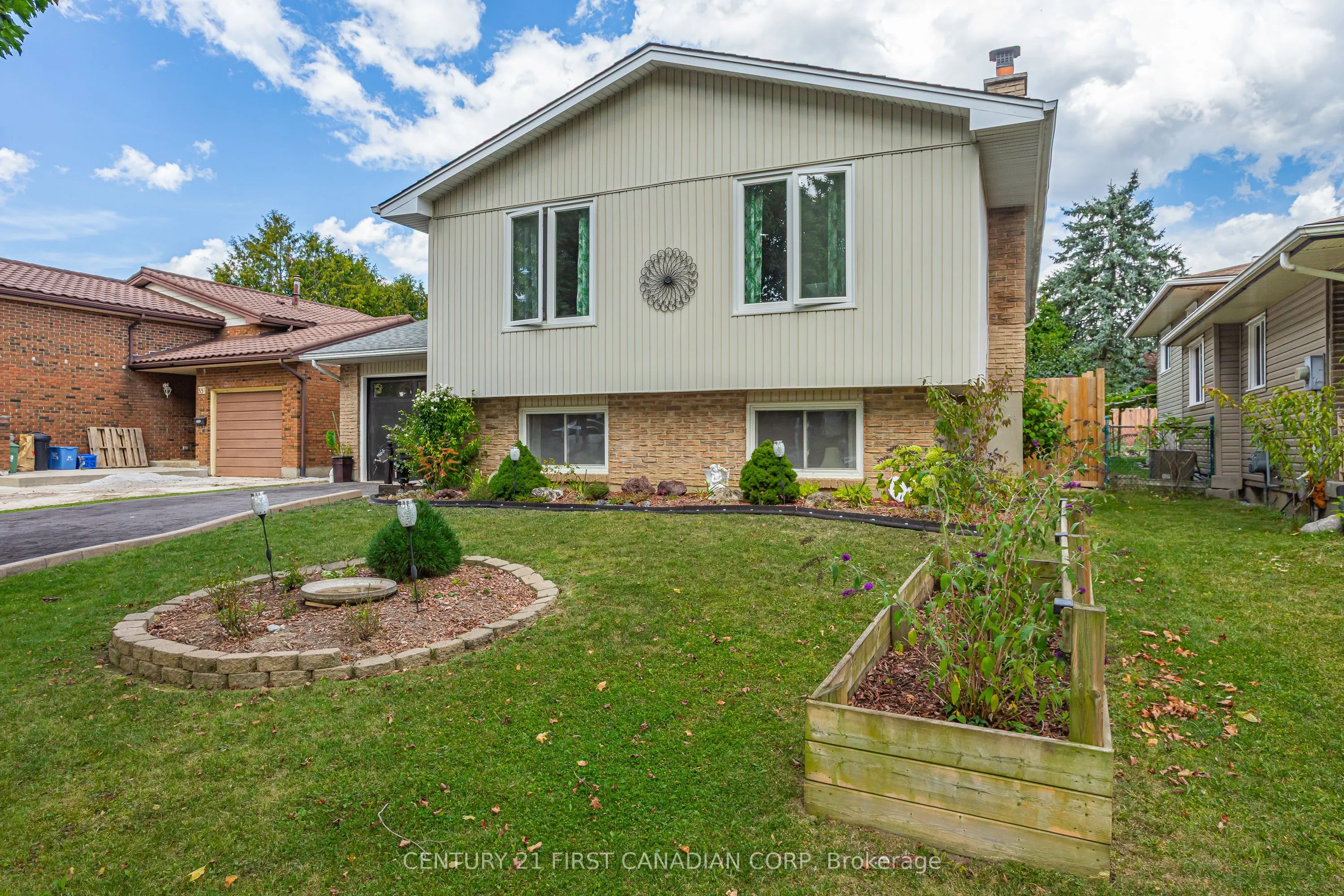 57 Tumbleweed Crescent