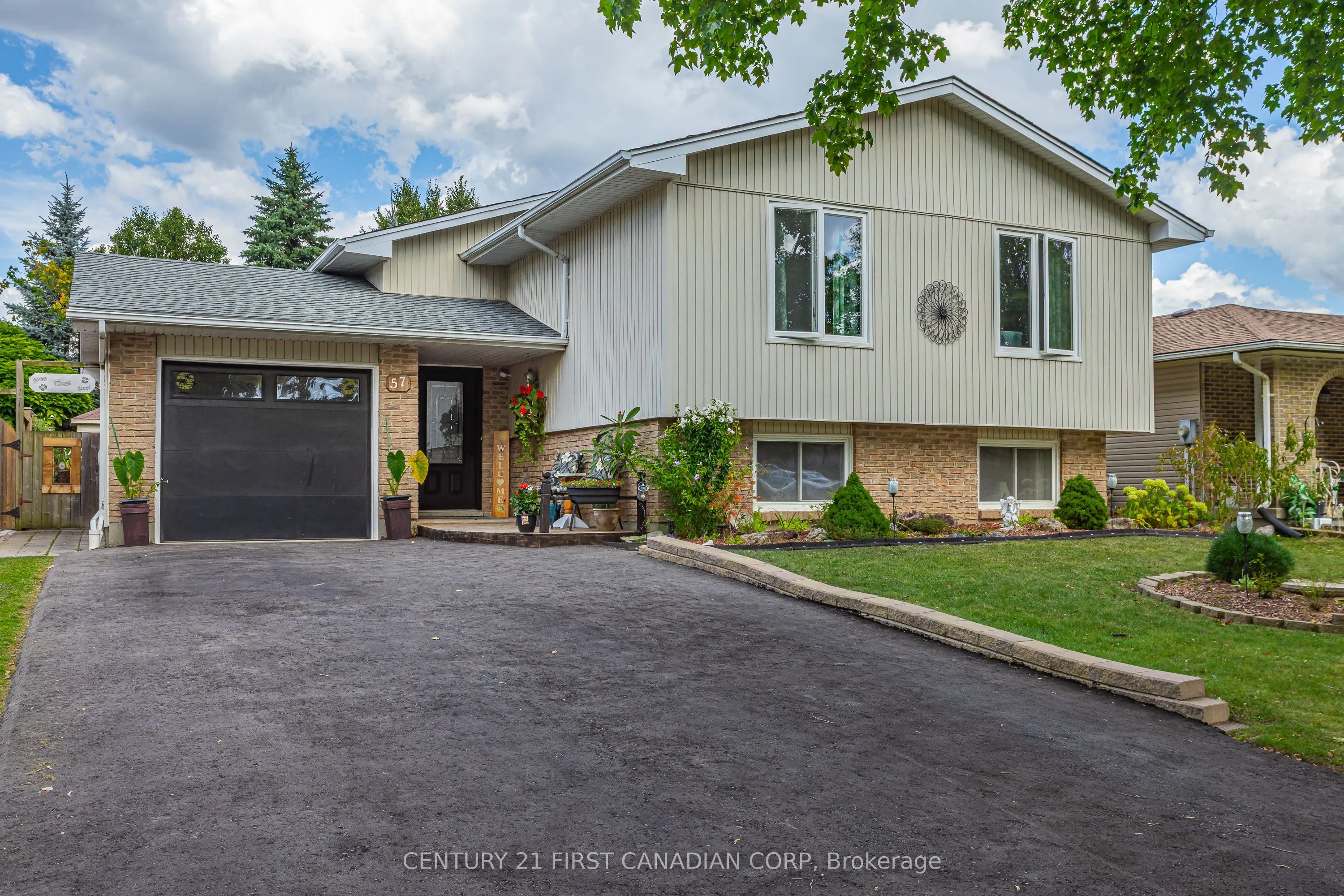 57 Tumbleweed Crescent