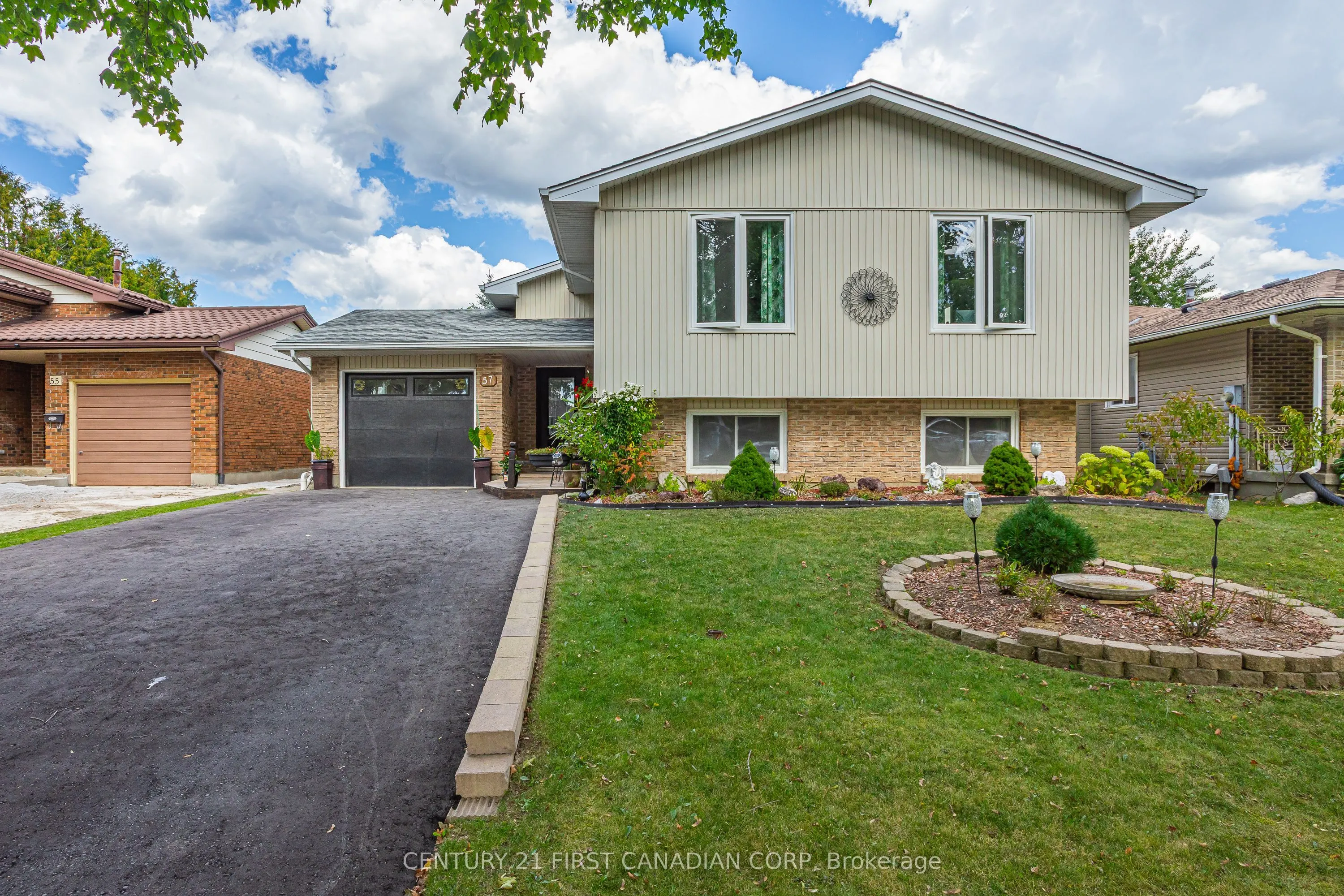57 Tumbleweed Crescent