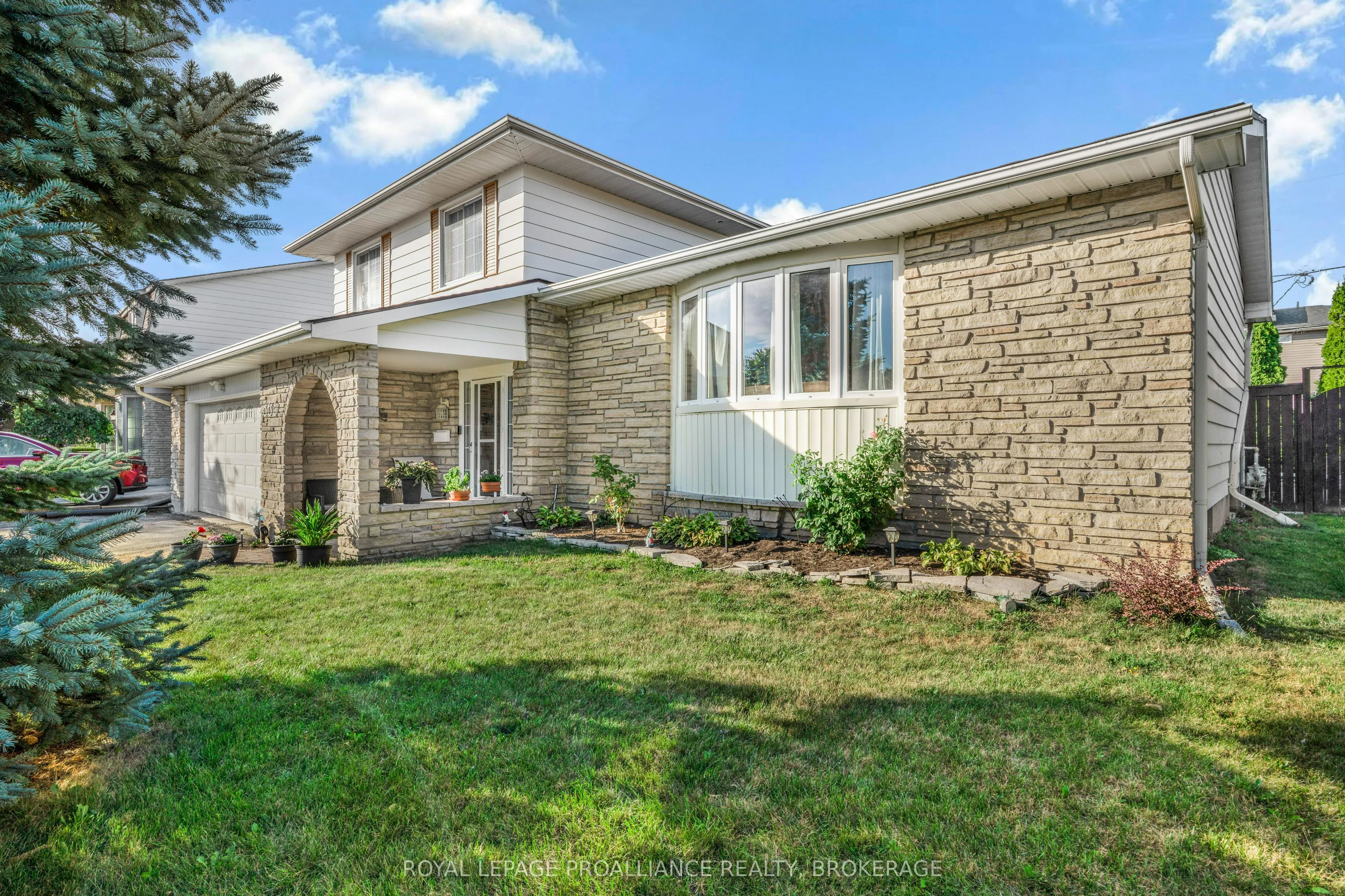 866 Pembridge Crescent