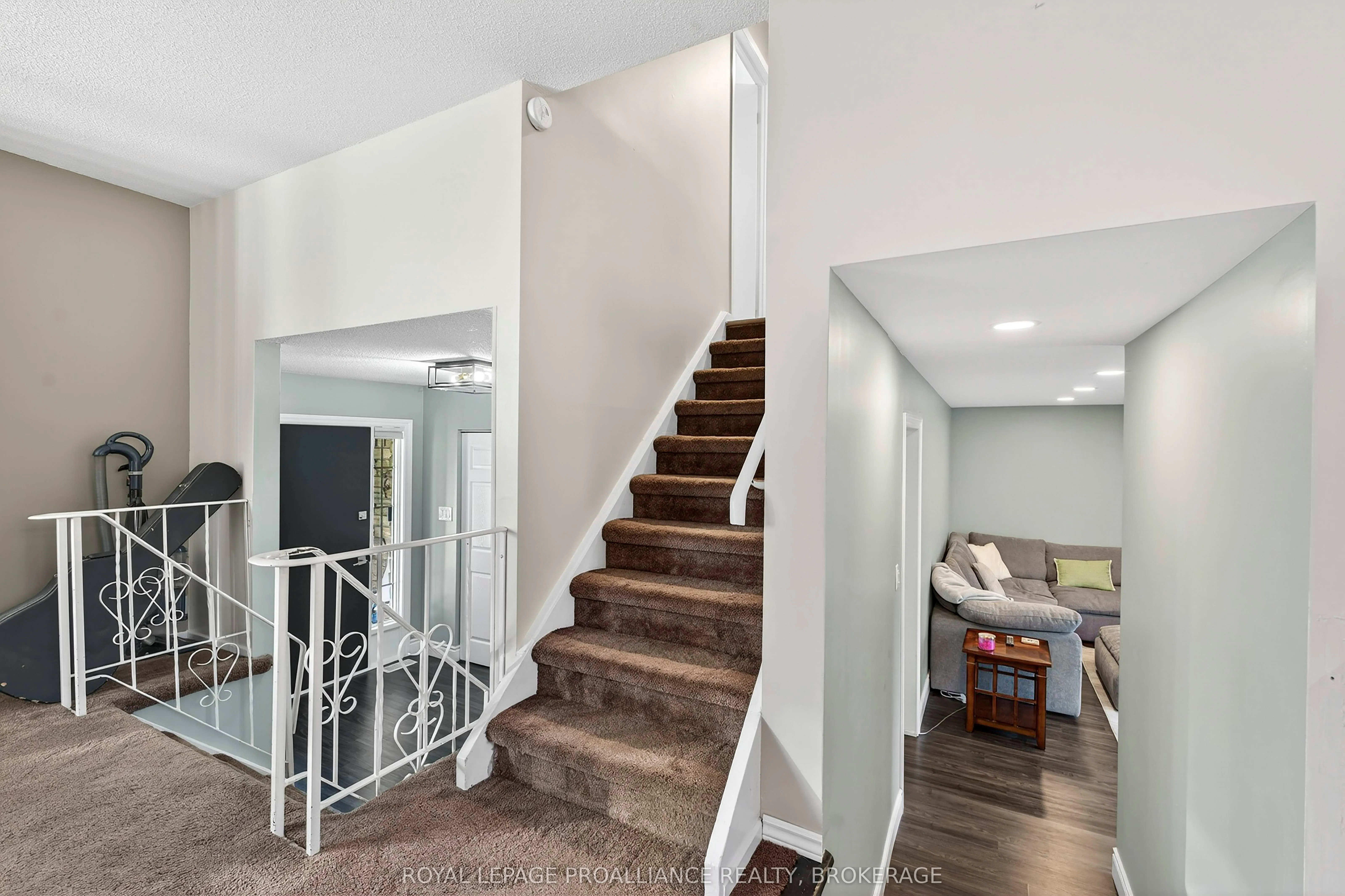 866 Pembridge Crescent
