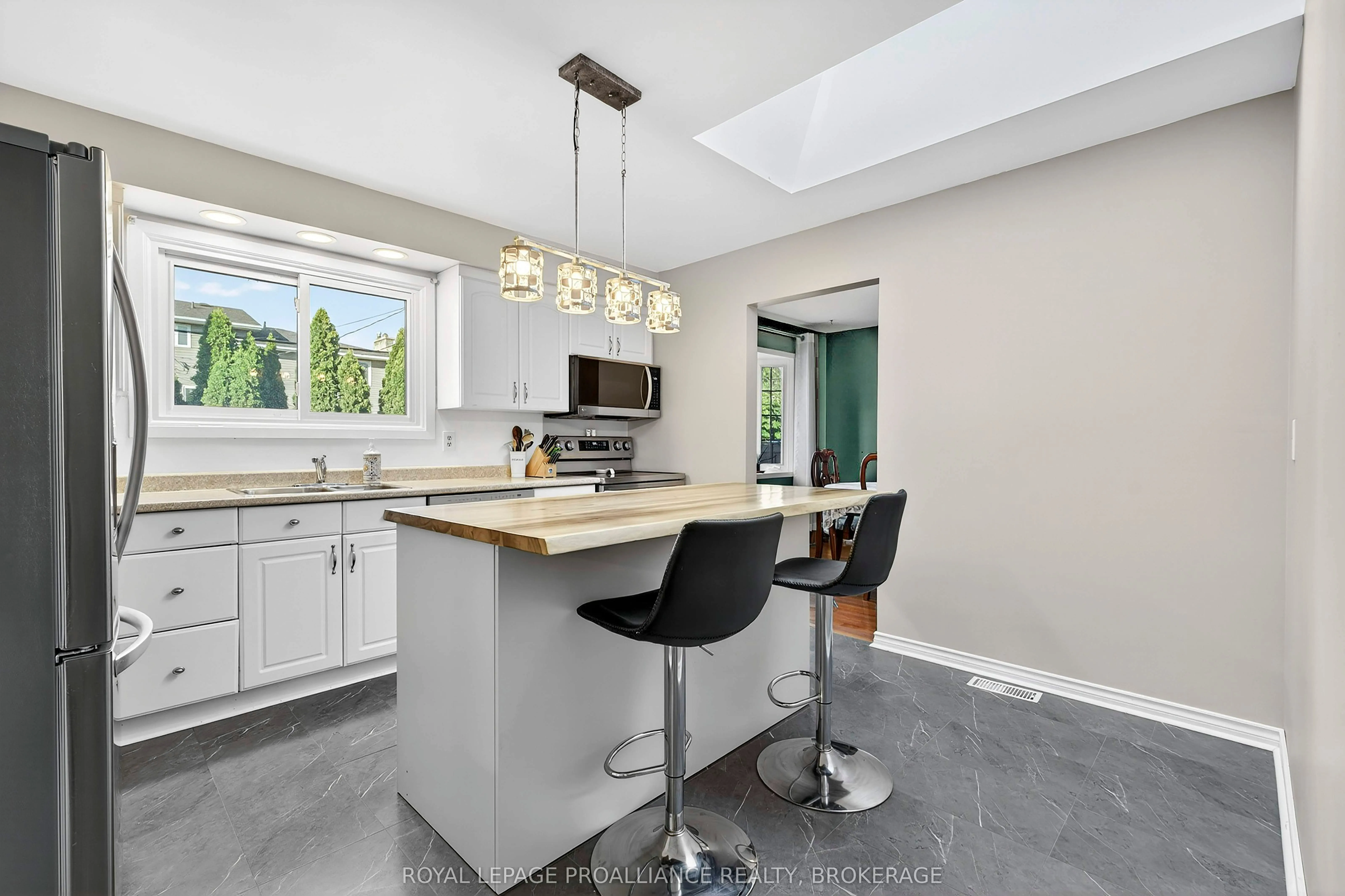 866 Pembridge Crescent