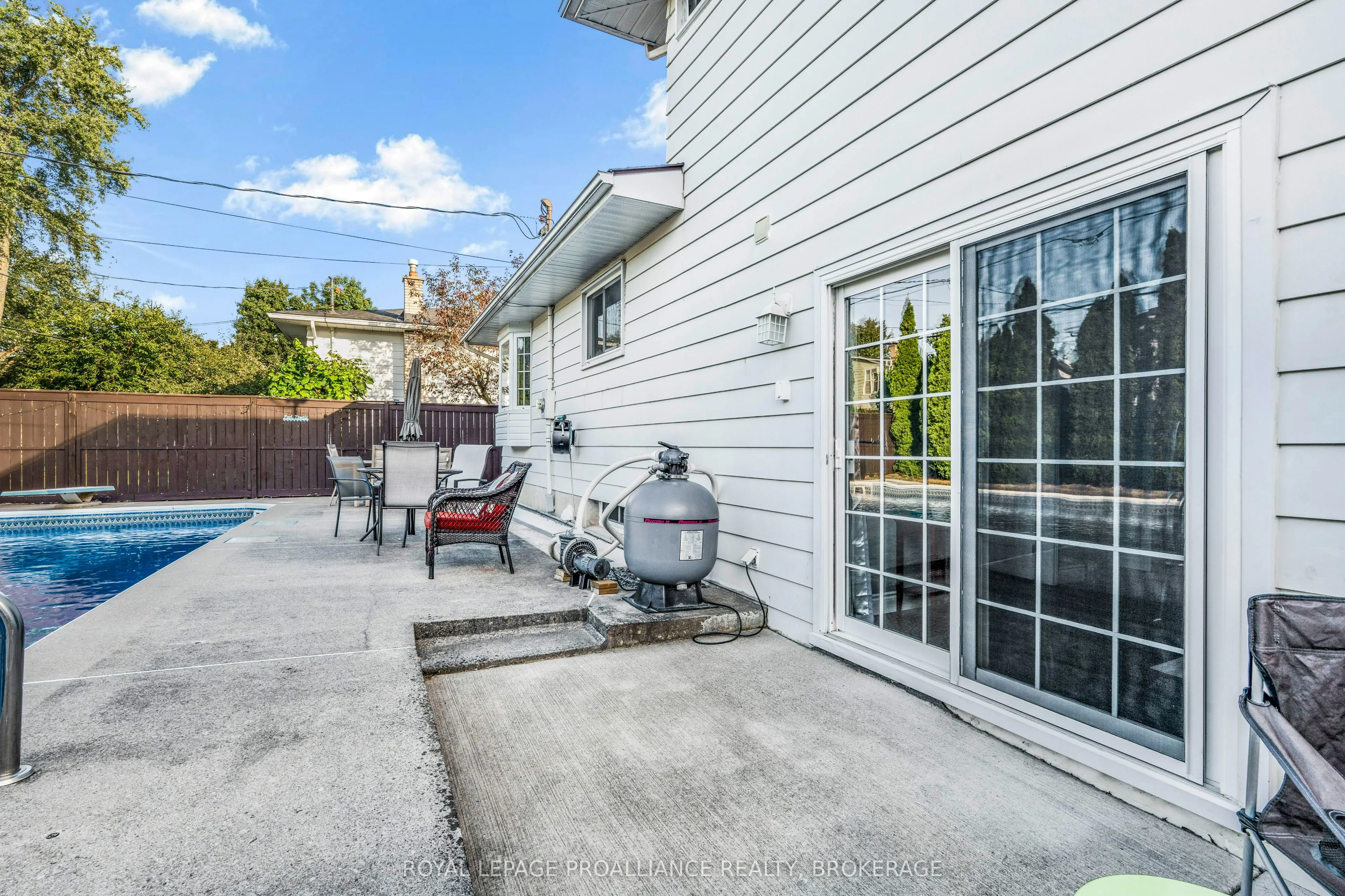 866 Pembridge Crescent