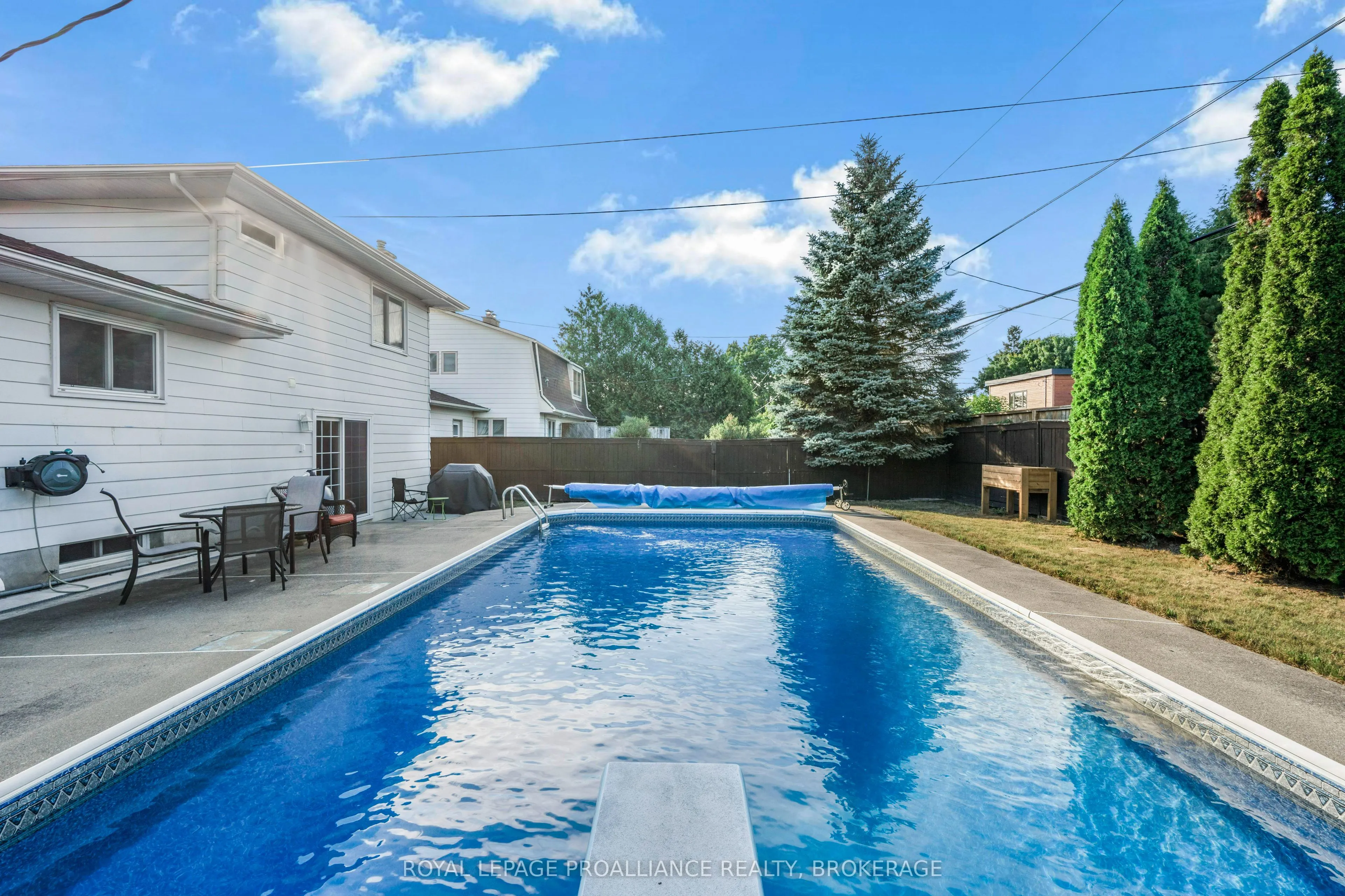 866 Pembridge Crescent