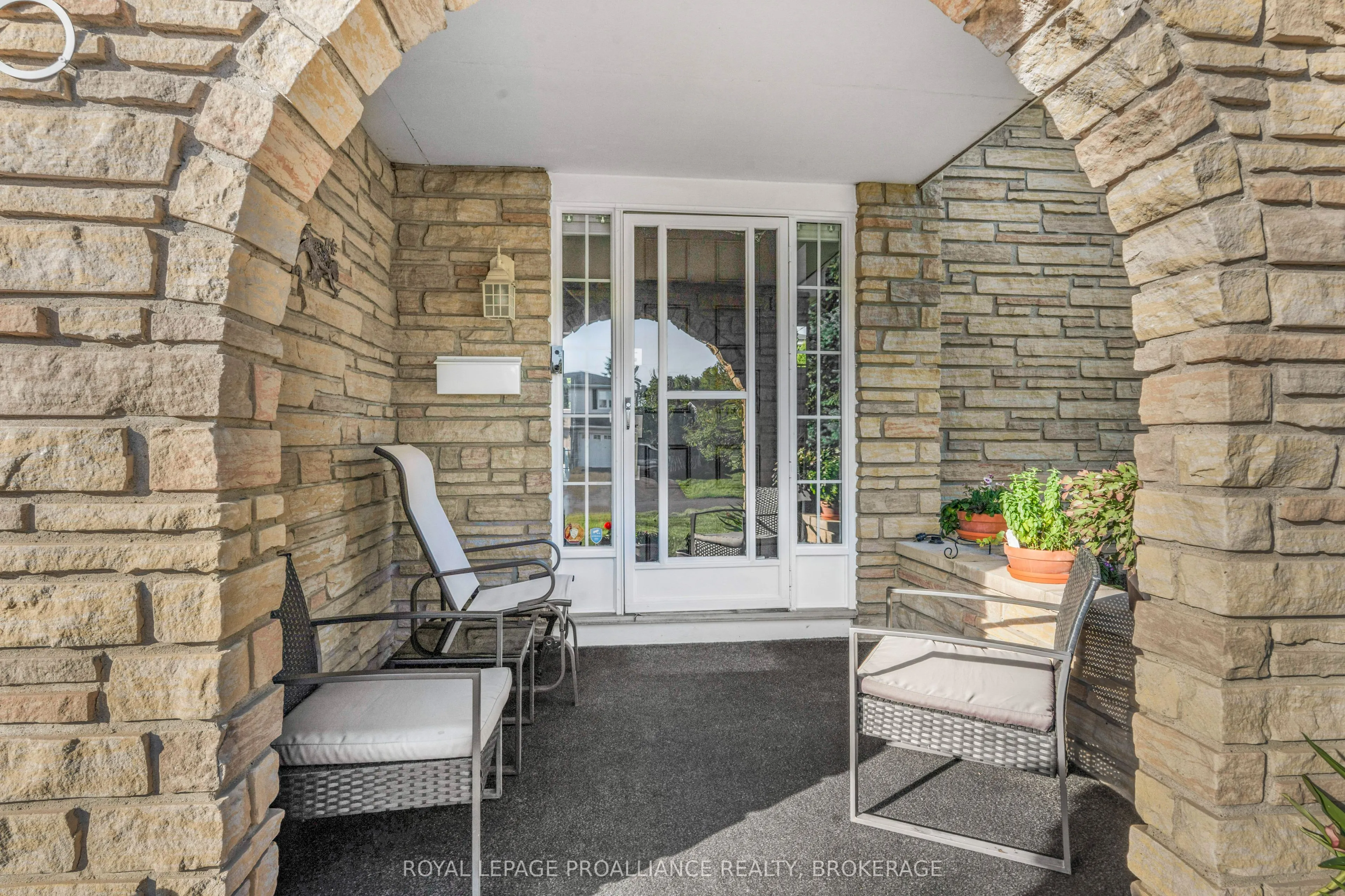 866 Pembridge Crescent