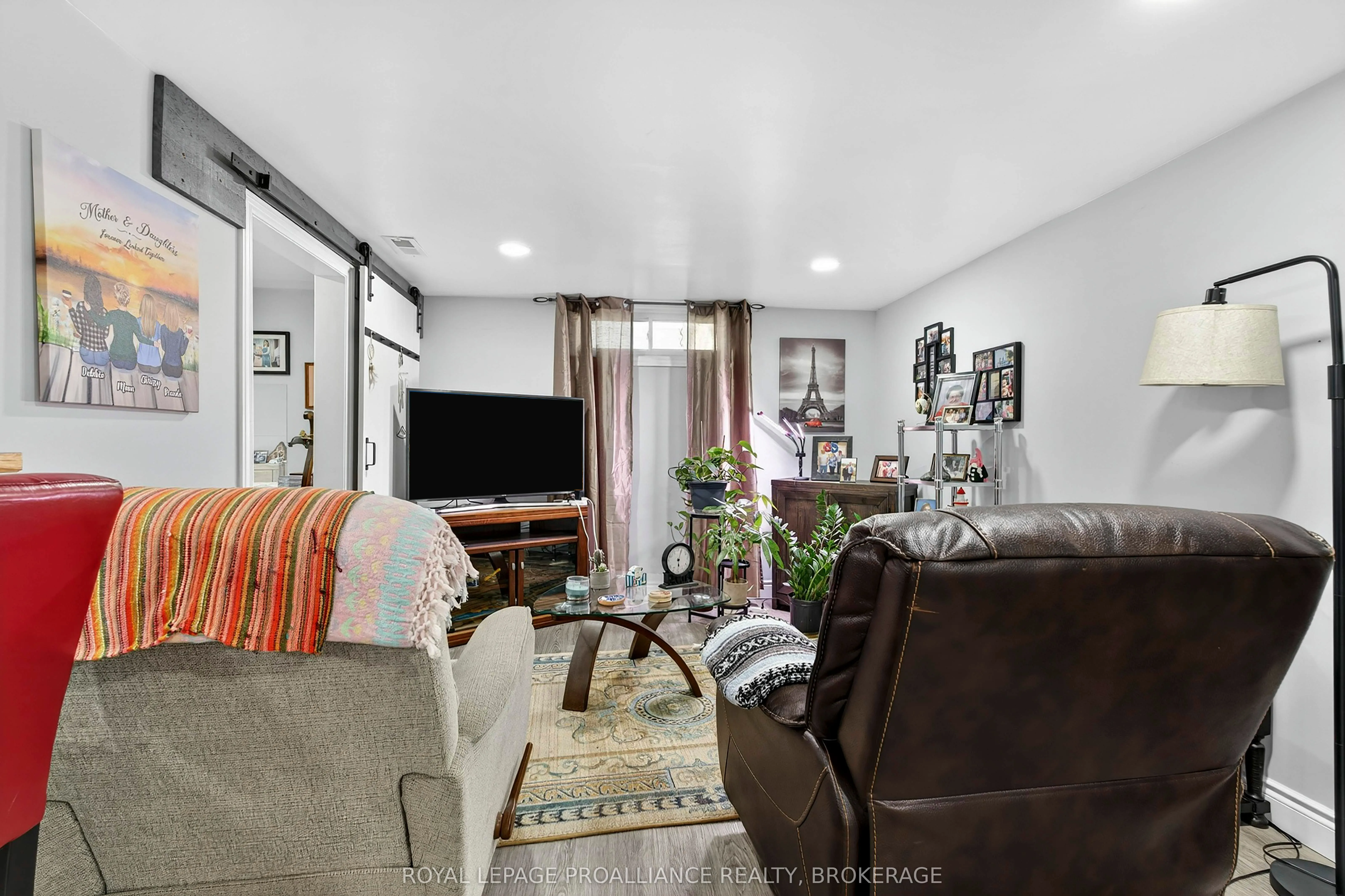 866 Pembridge Crescent