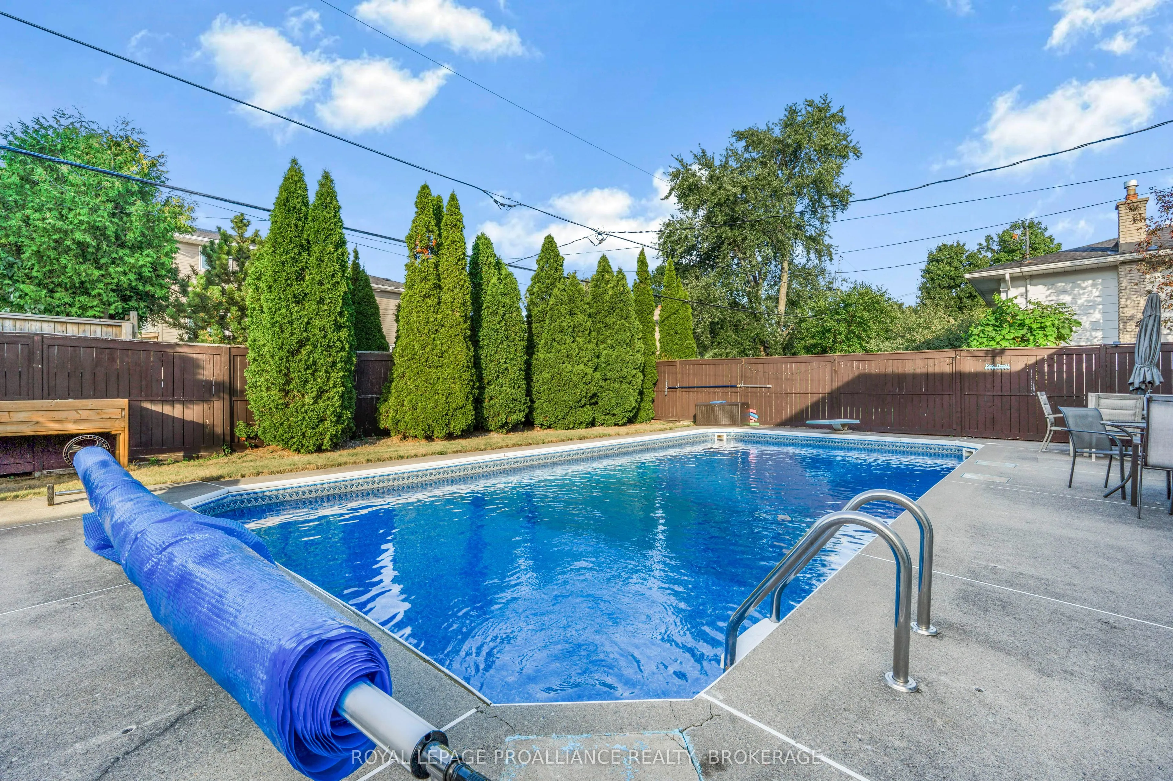 866 Pembridge Crescent