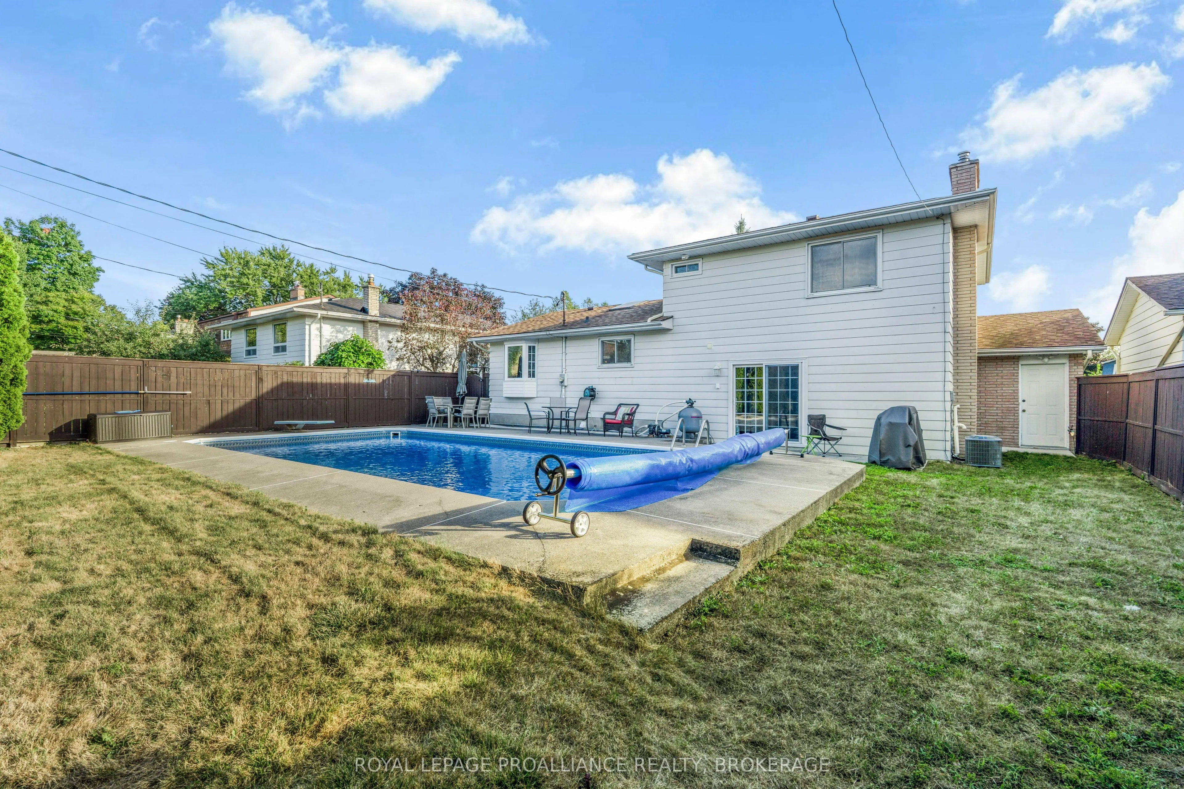 866 Pembridge Crescent