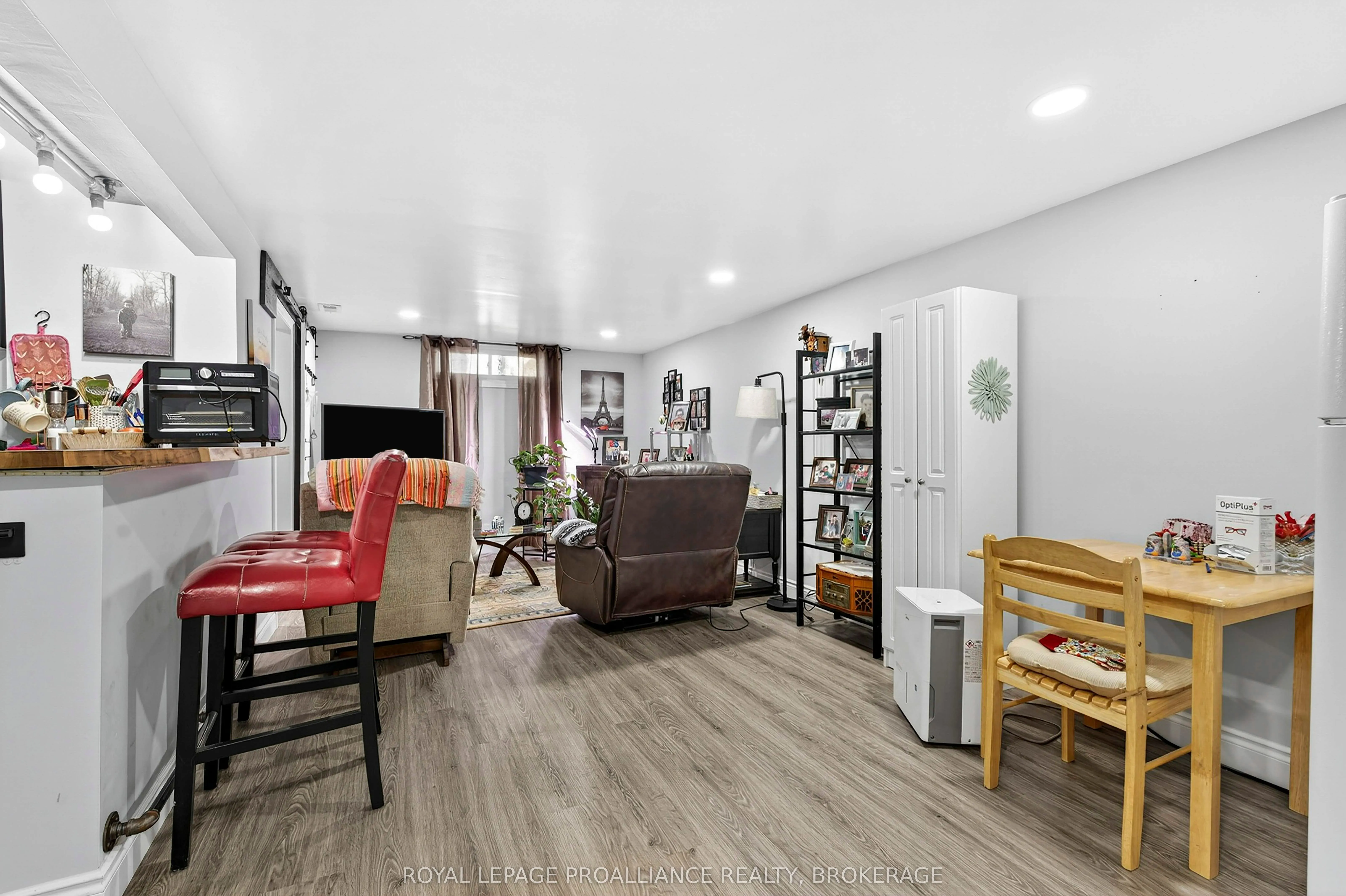 866 Pembridge Crescent